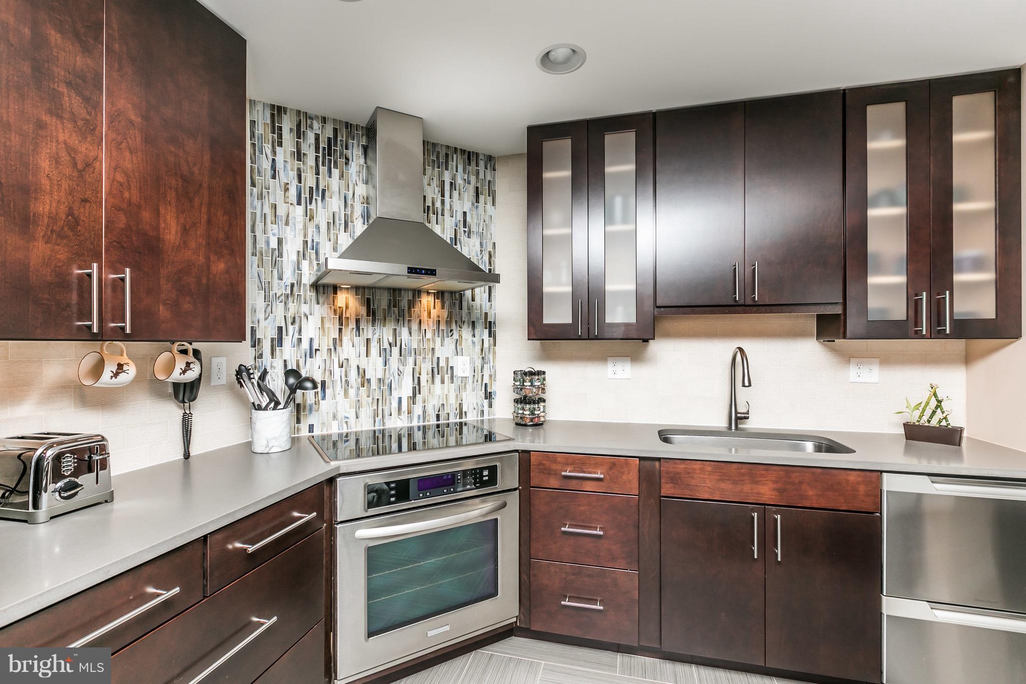HARBOR COURT CONDOMINIUMS - Residential