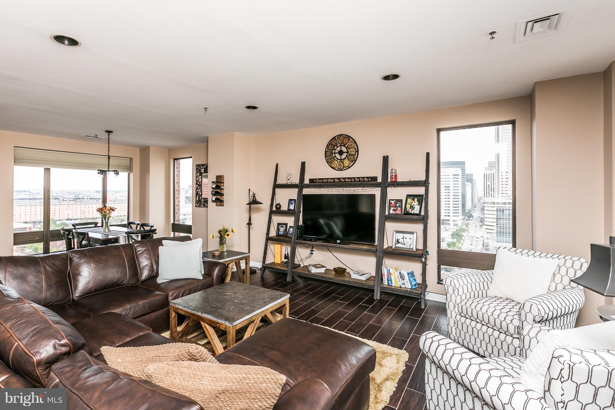 10 E LEE STREET 1209
