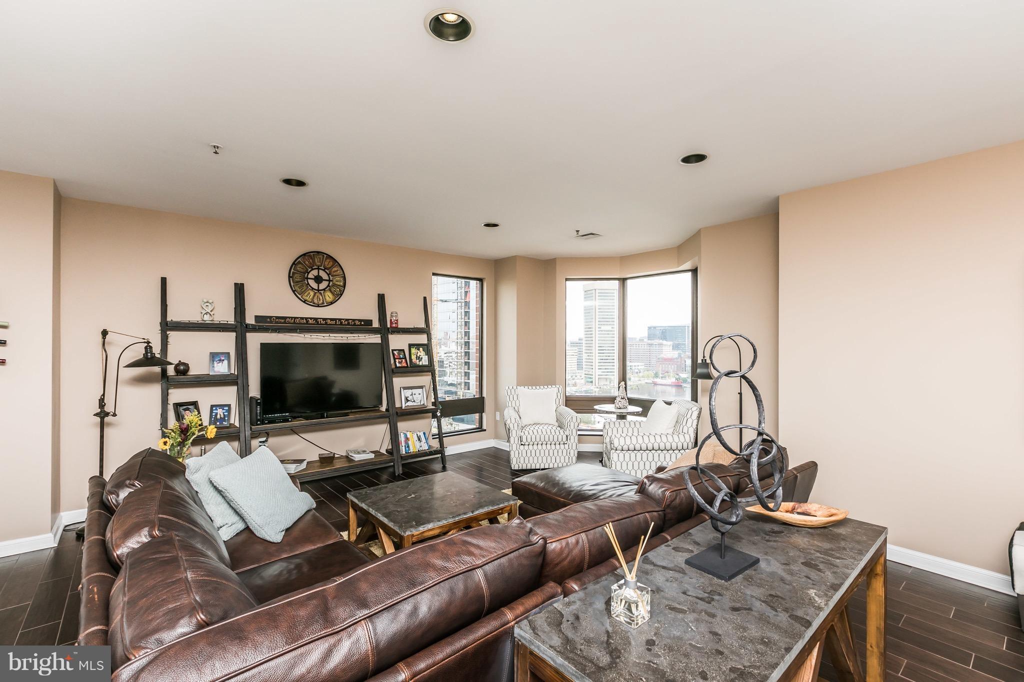 10 E LEE STREET 1209