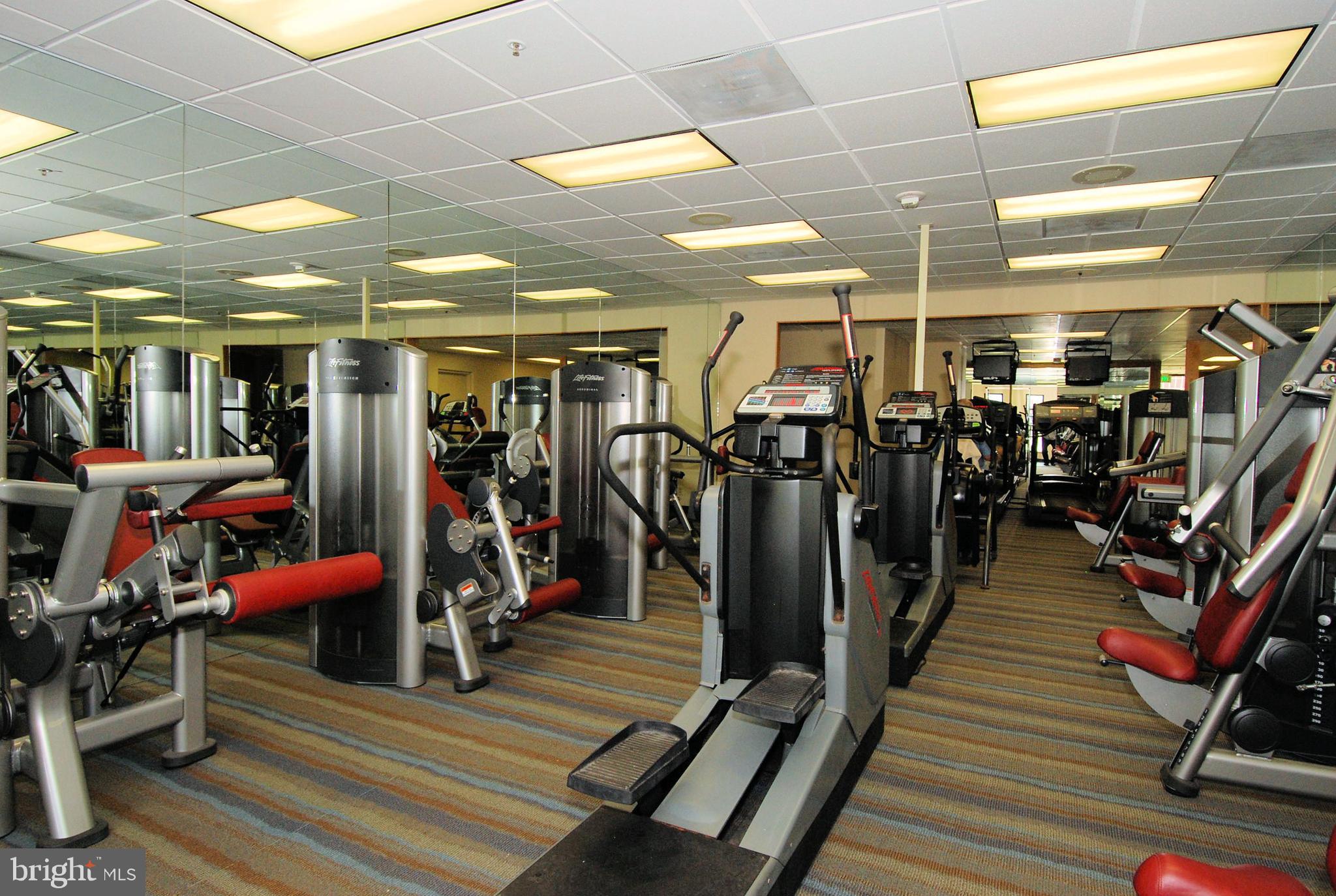 HARBOR COURT CONDOMINIUMS - Residential