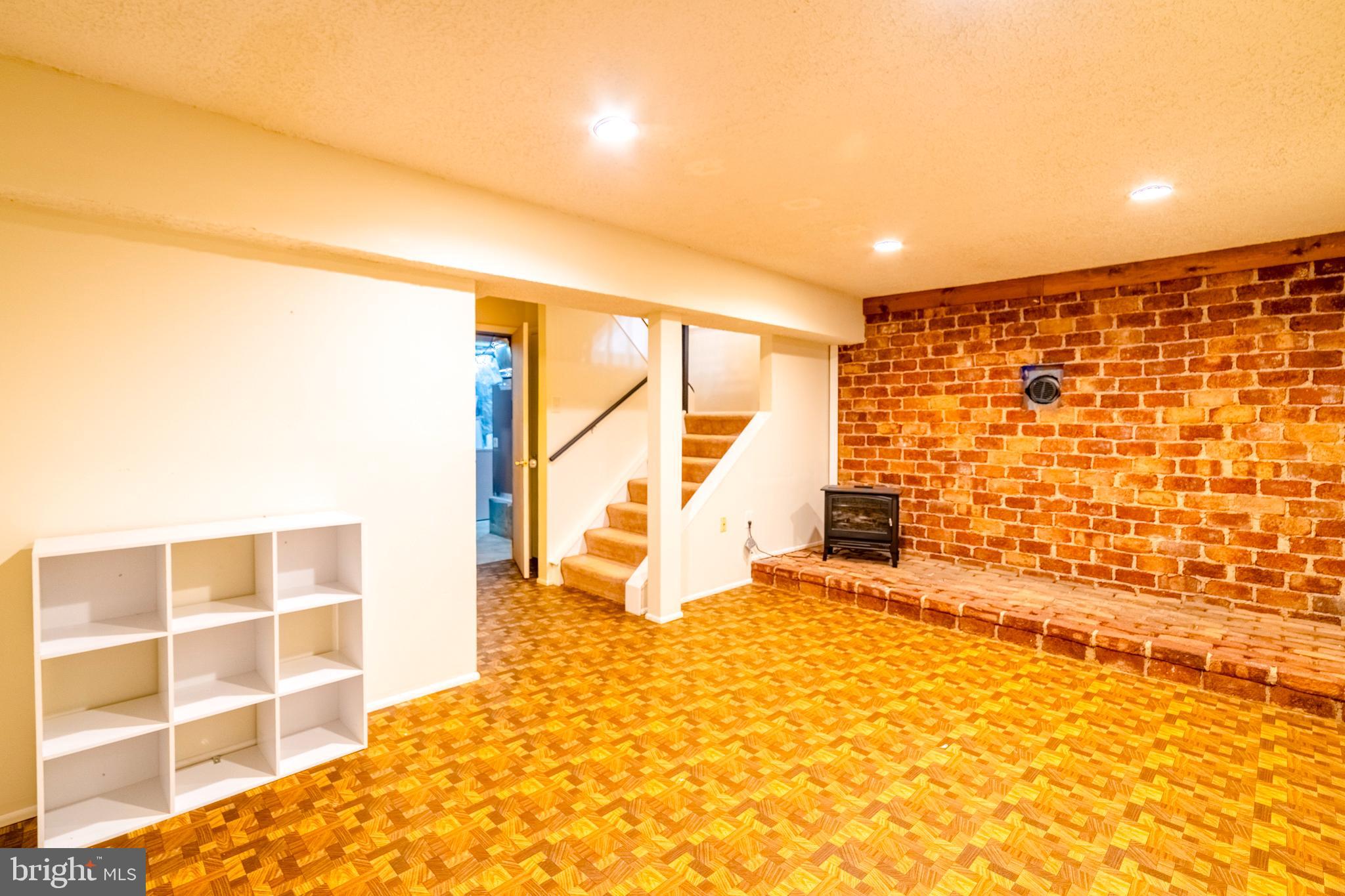 AMBER MEADOWS - Residential