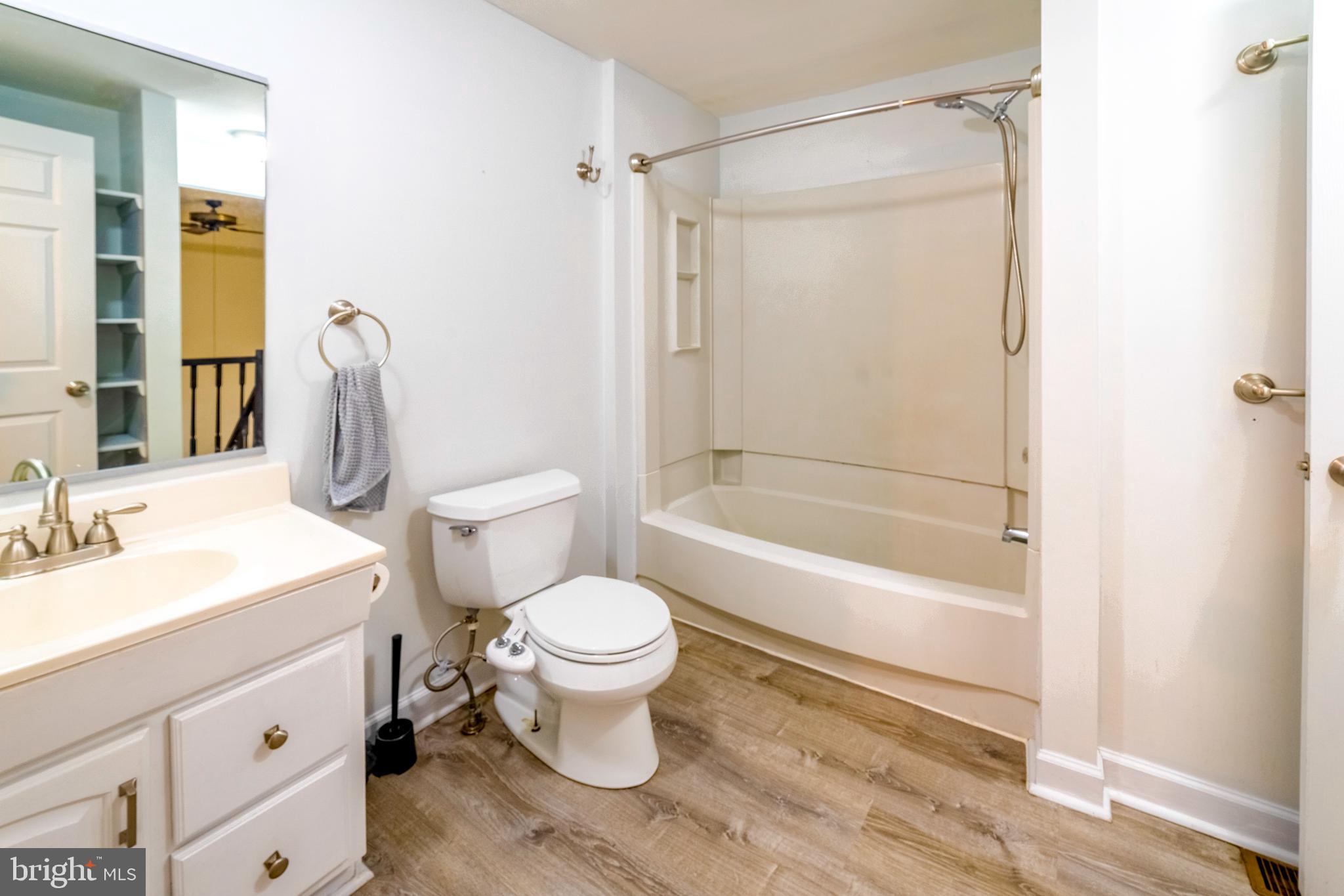 AMBER MEADOWS - Residential