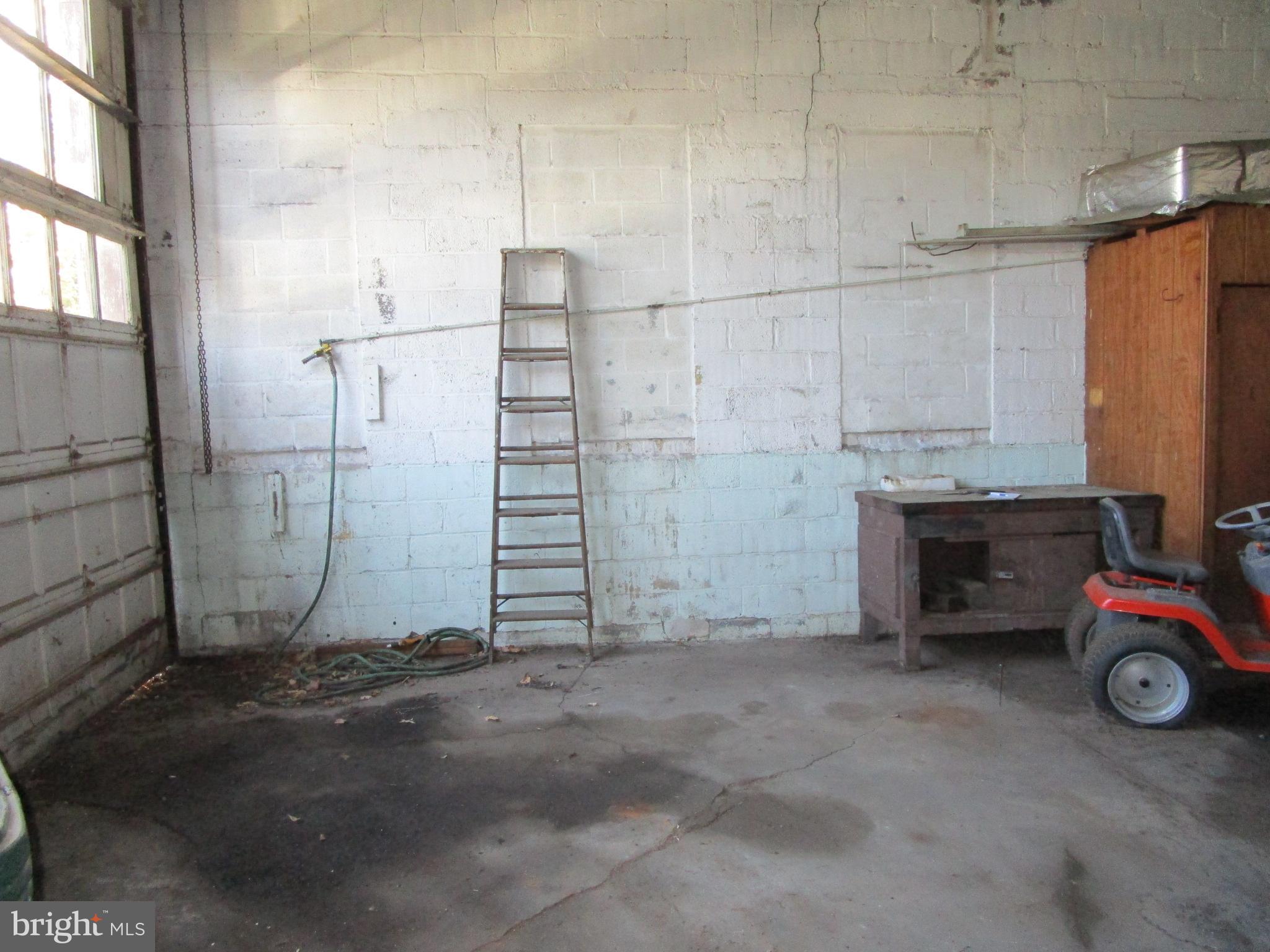 NORRISTOWN - Residential