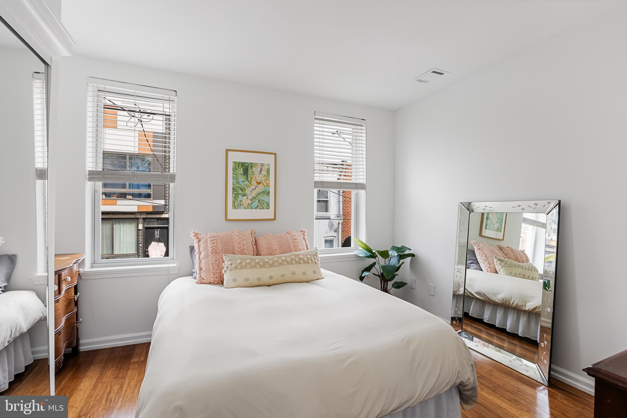 POINT BREEZE - Residential