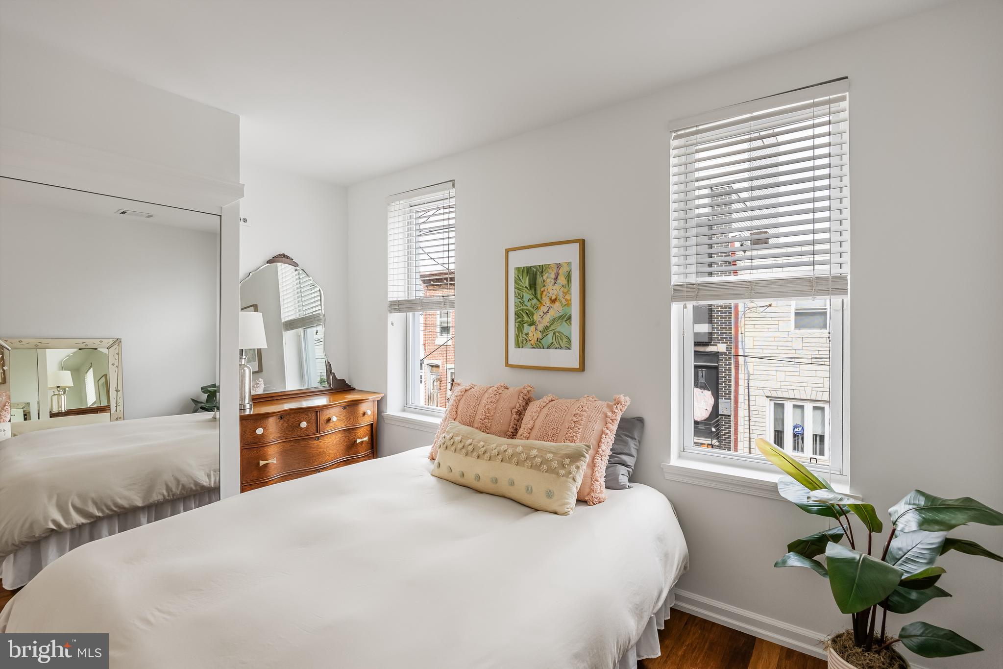 POINT BREEZE - Residential