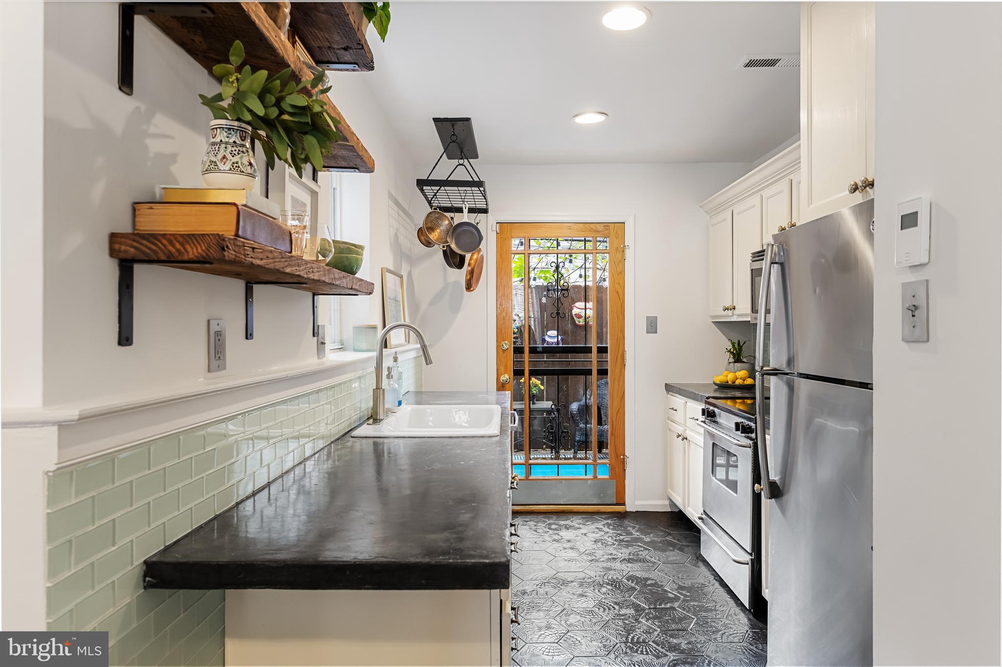 POINT BREEZE - Residential