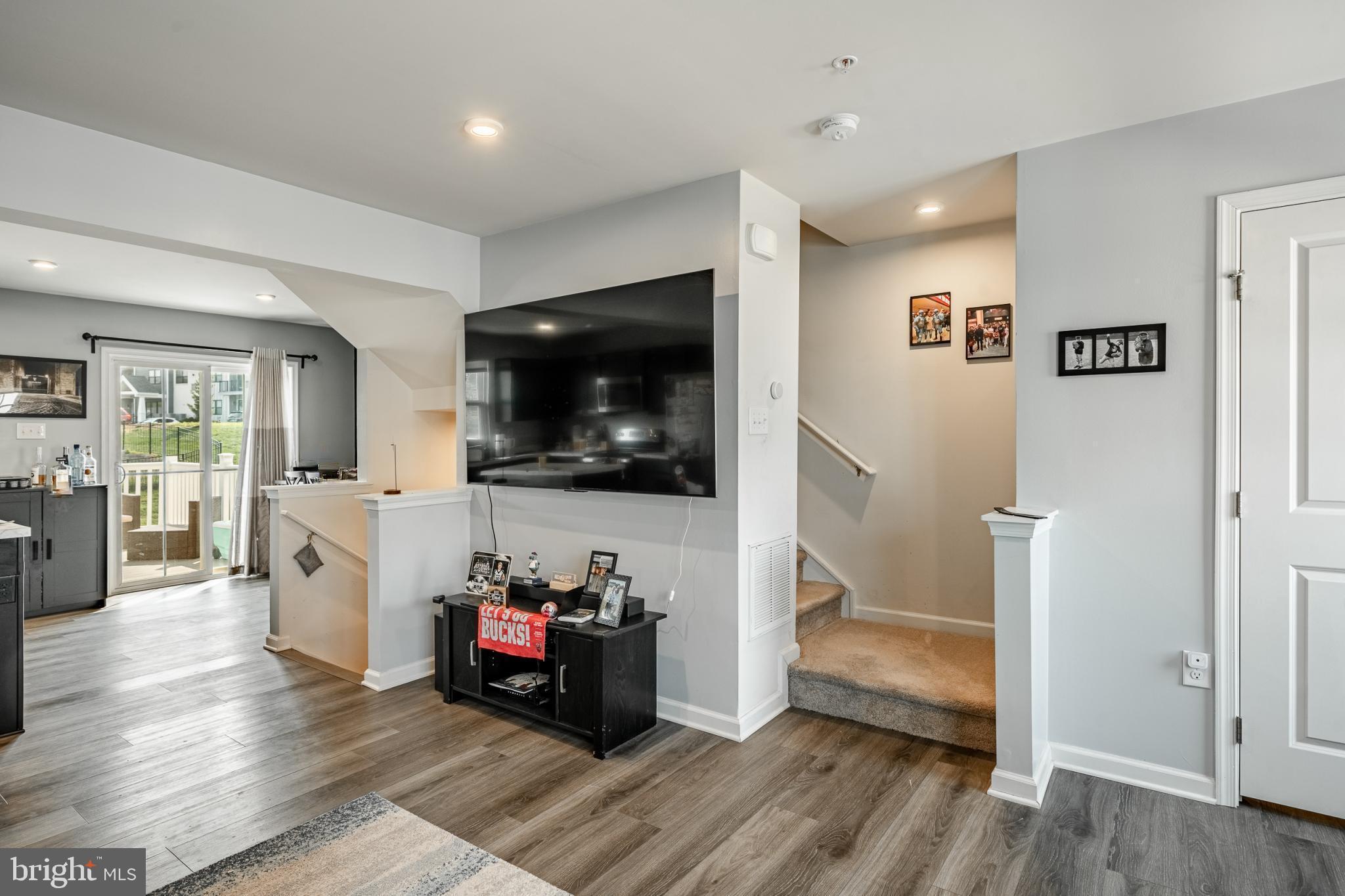 SANATOGA CROSSING - Residential