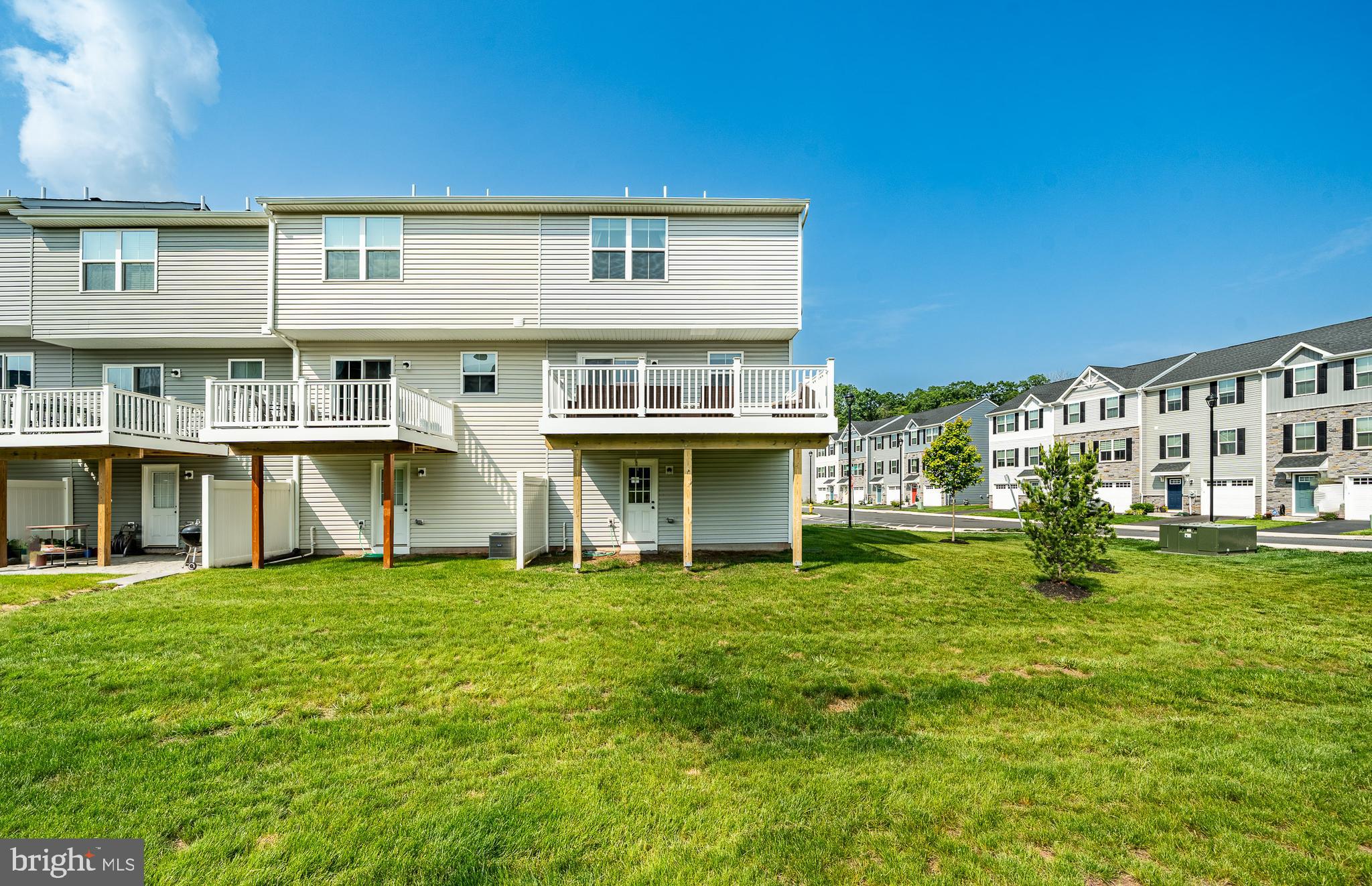 SANATOGA CROSSING - Residential