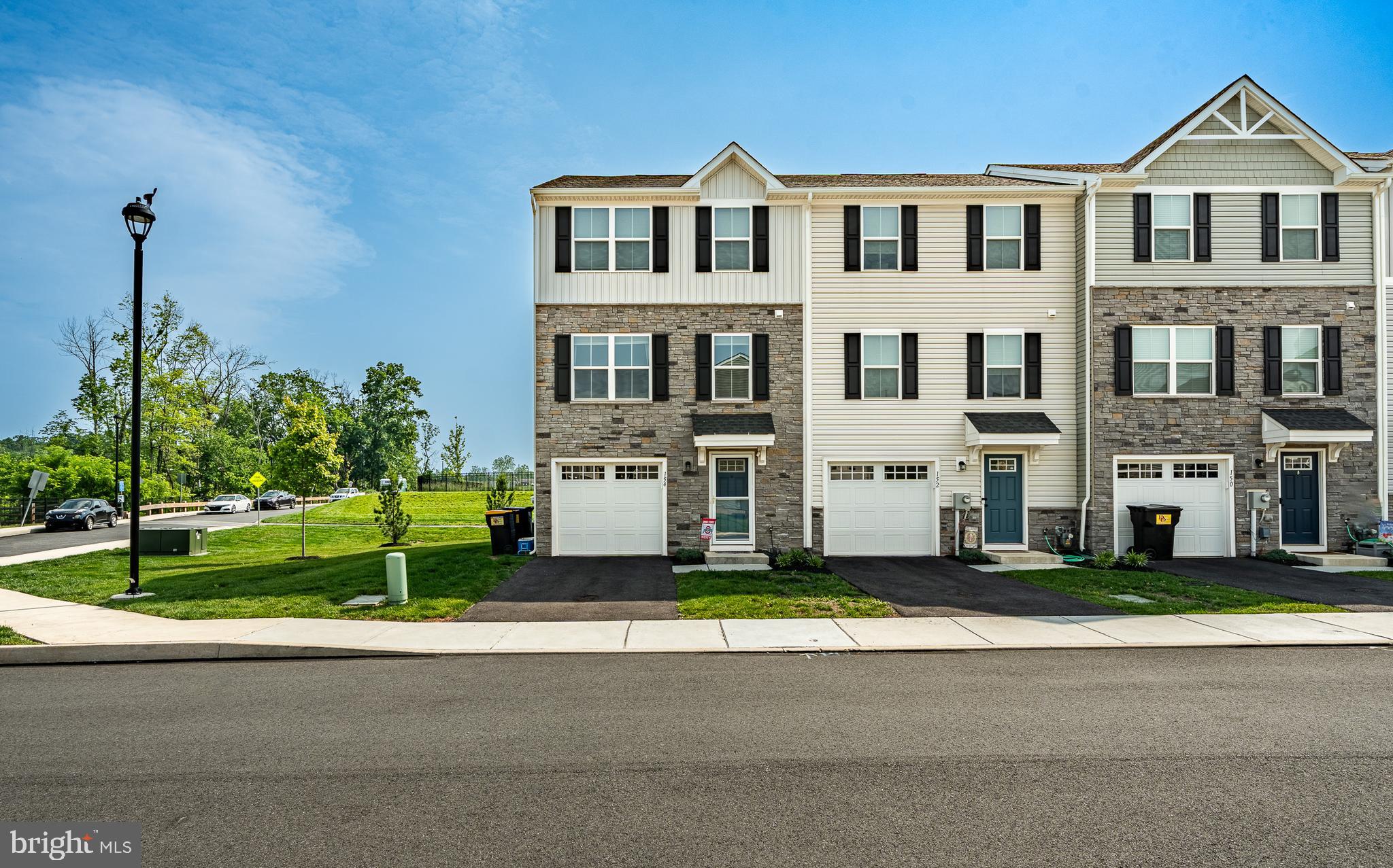 SANATOGA CROSSING - Residential