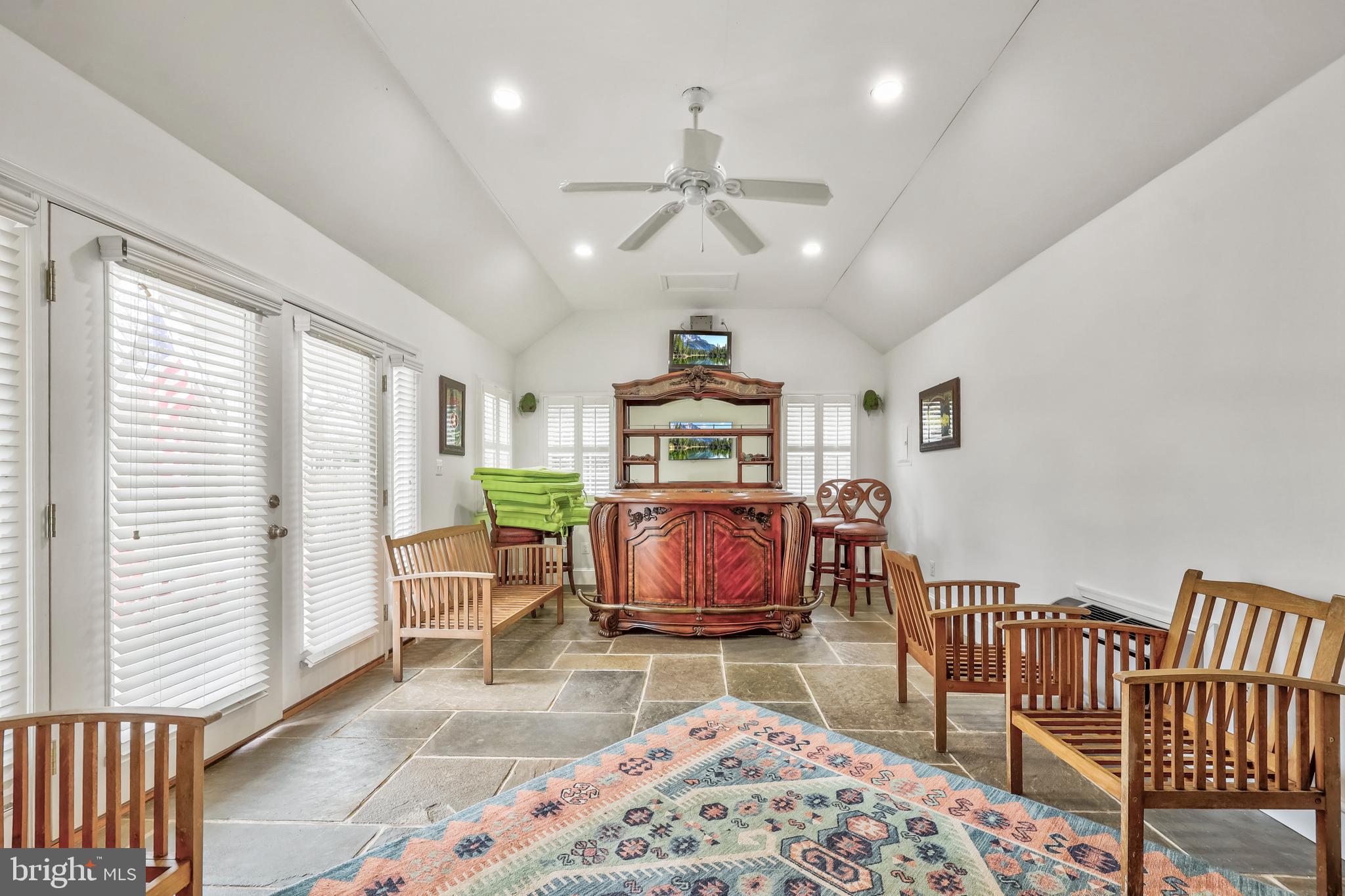 ROBNEL - Residential