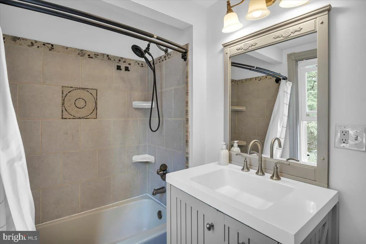 Pitman, New Jersey 08071, United States, 4 Bedrooms Bedrooms, ,2 BathroomsBathrooms,Residential,Active,132524