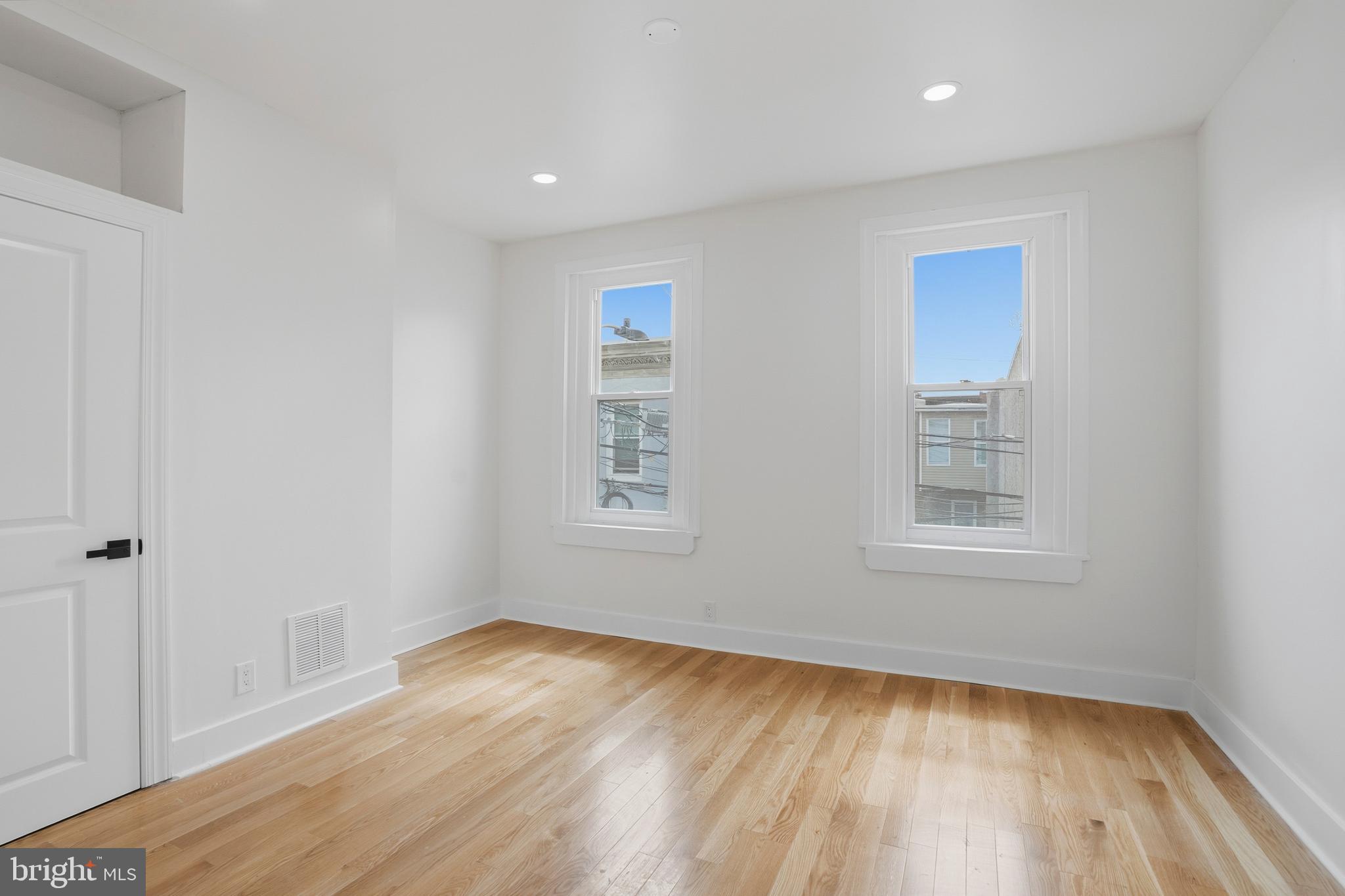 PHILADELPHIA (NORTHWEST) - Residential