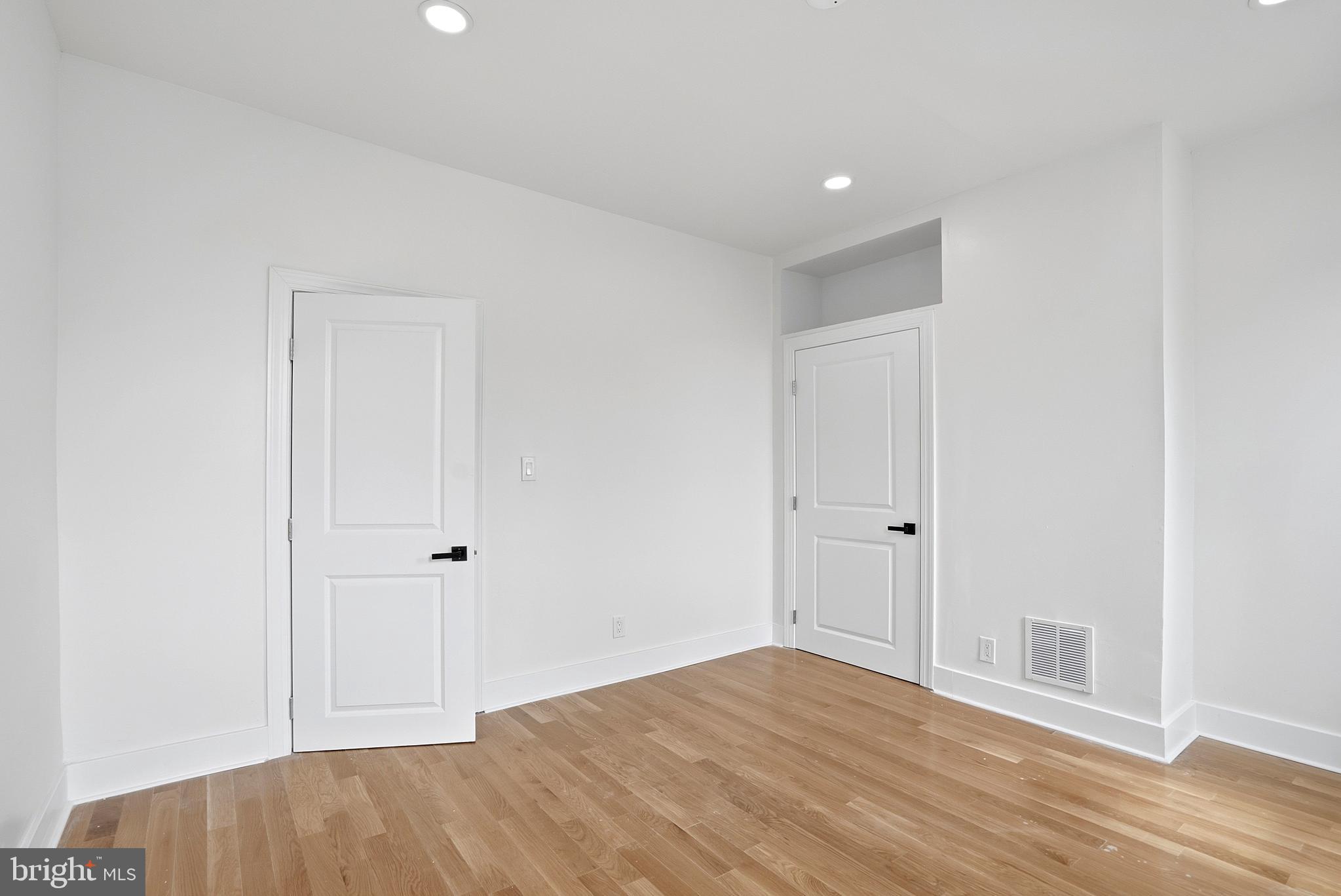 PHILADELPHIA (NORTHWEST) - Residential