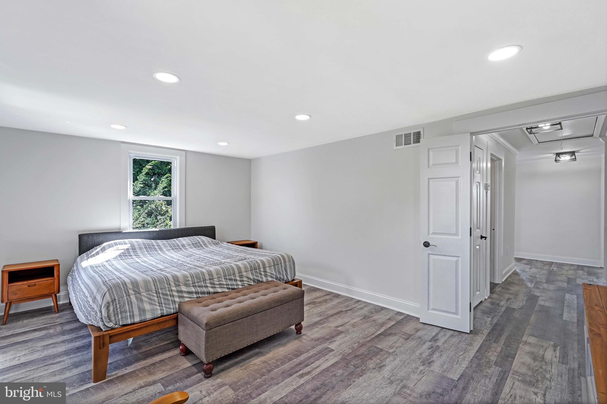 DAMASCUS OUTSIDE - Residential