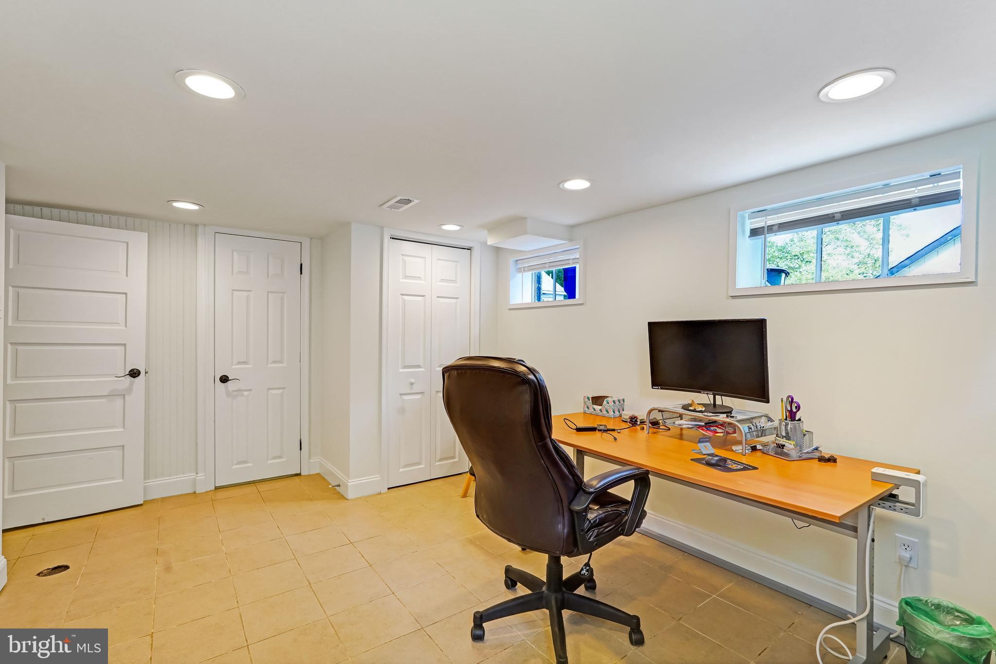 DAMASCUS OUTSIDE - Residential