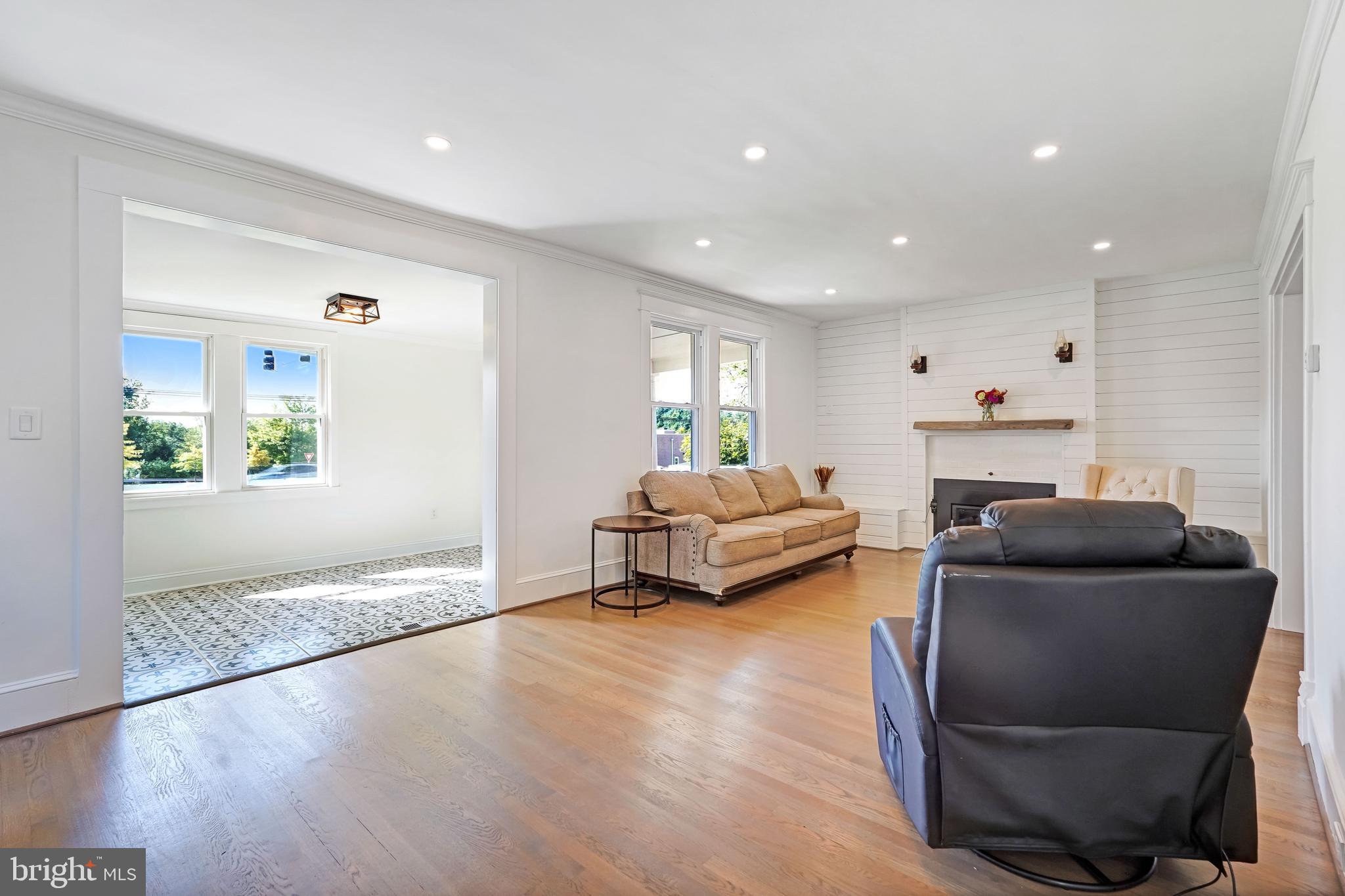 DAMASCUS OUTSIDE - Residential