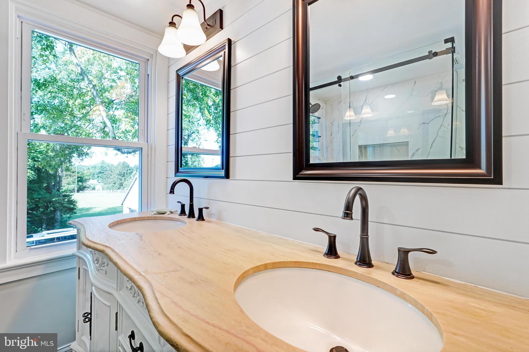 DAMASCUS OUTSIDE - Residential