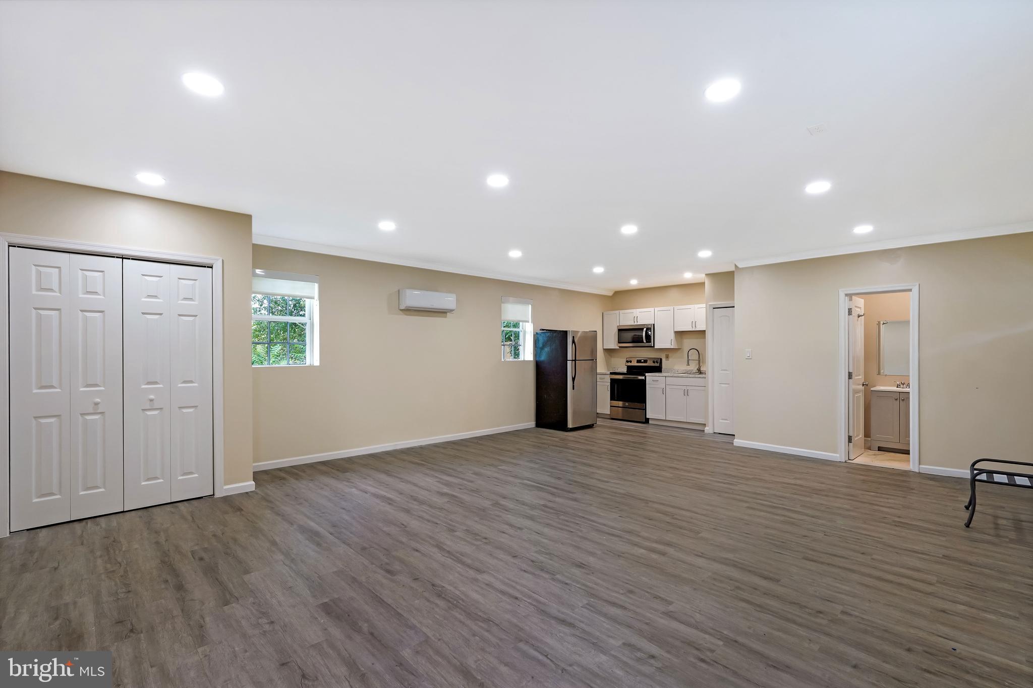 DAMASCUS OUTSIDE - Residential