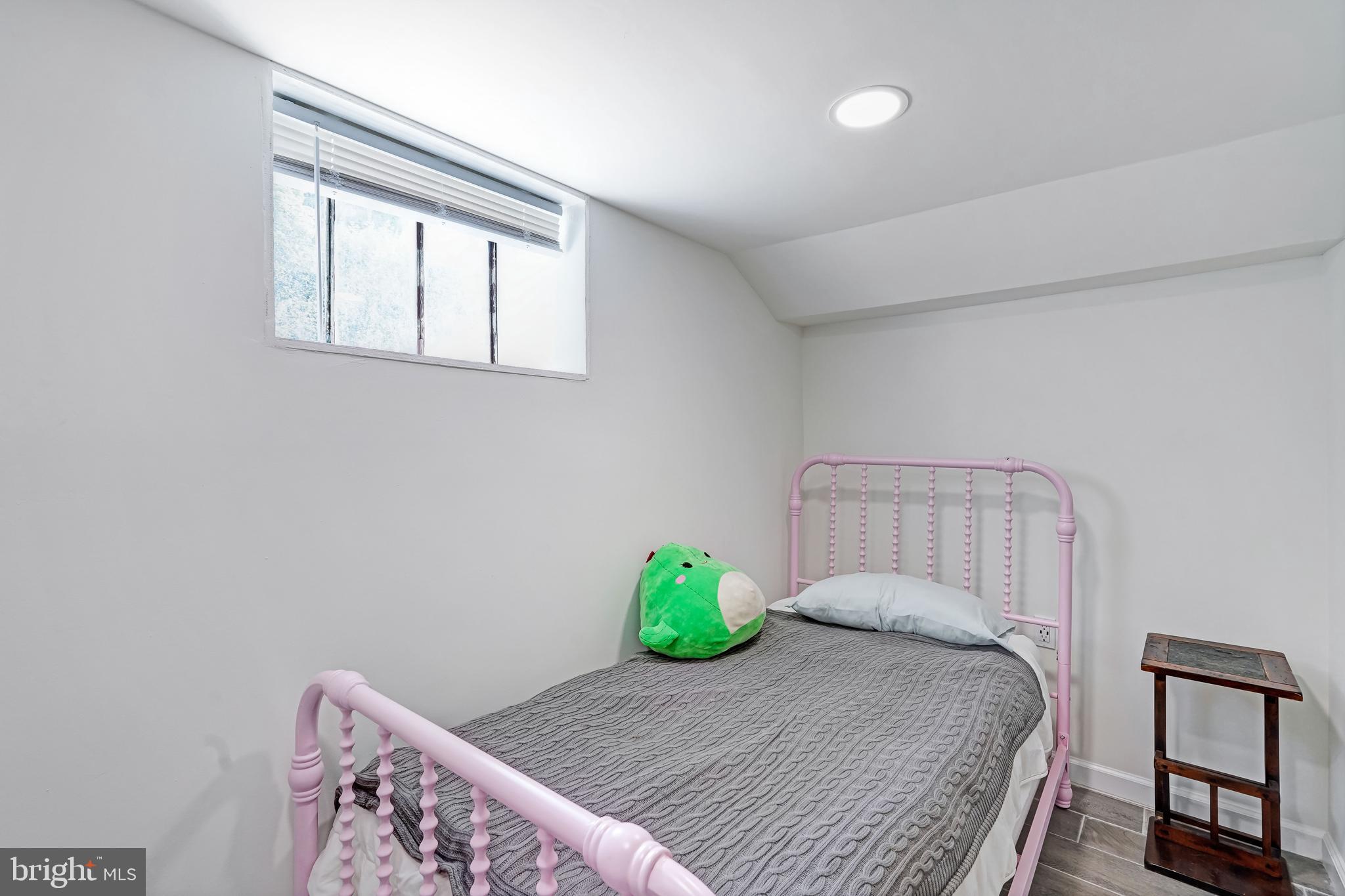 DAMASCUS OUTSIDE - Residential