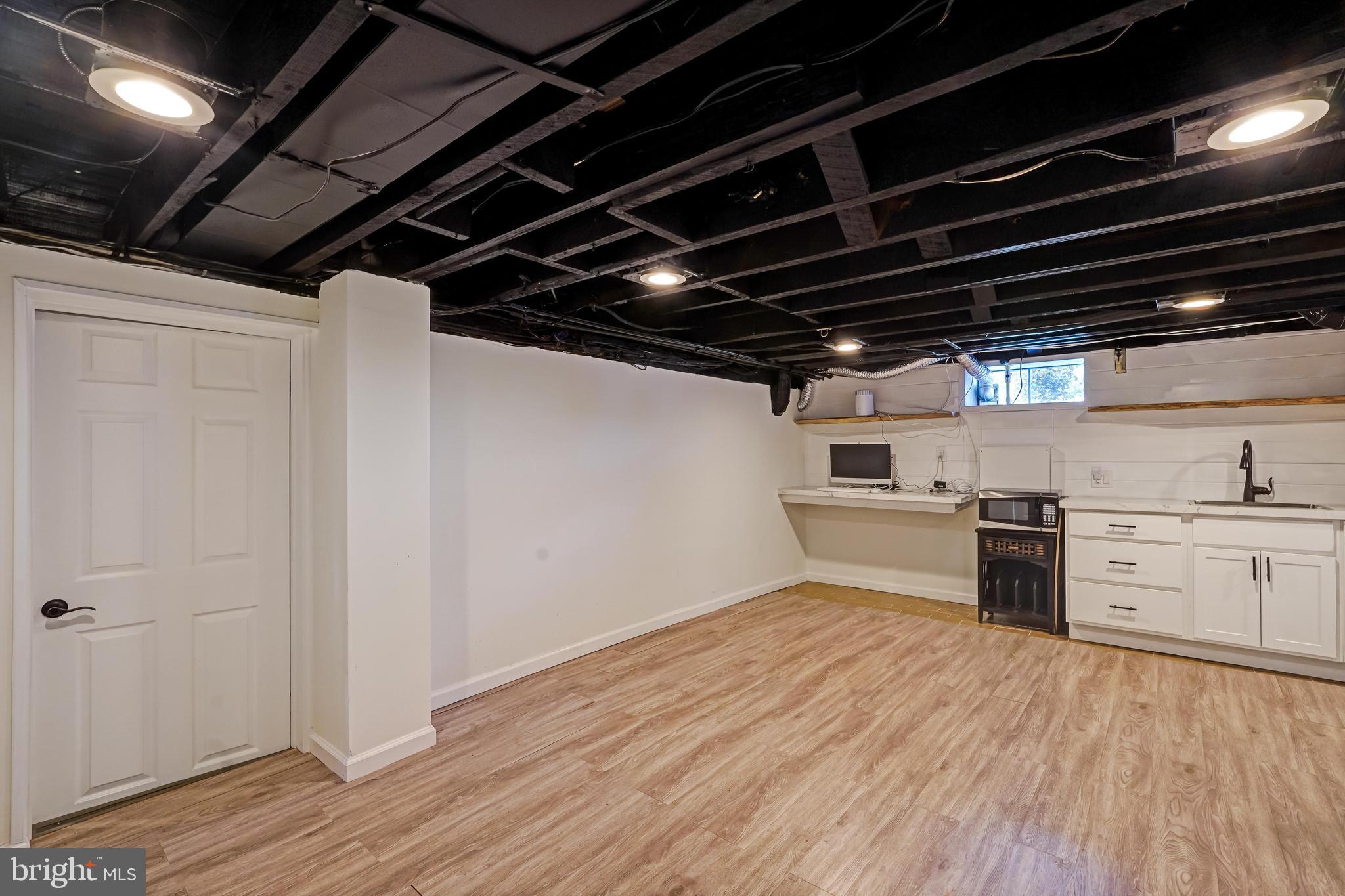 DAMASCUS OUTSIDE - Residential