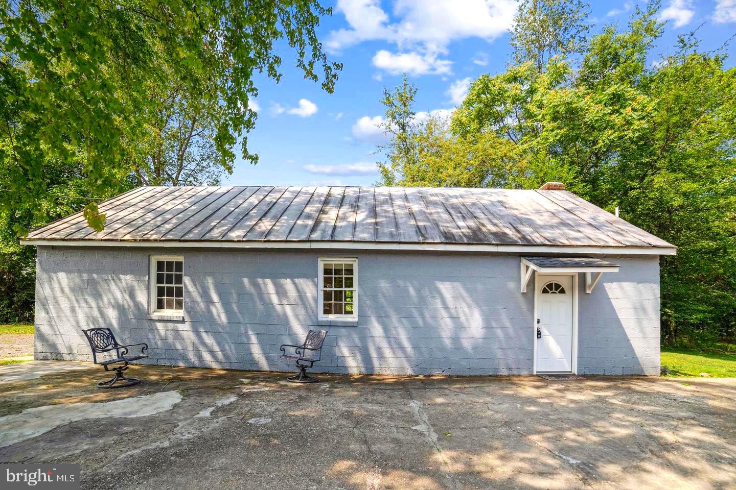 DAMASCUS OUTSIDE - Residential