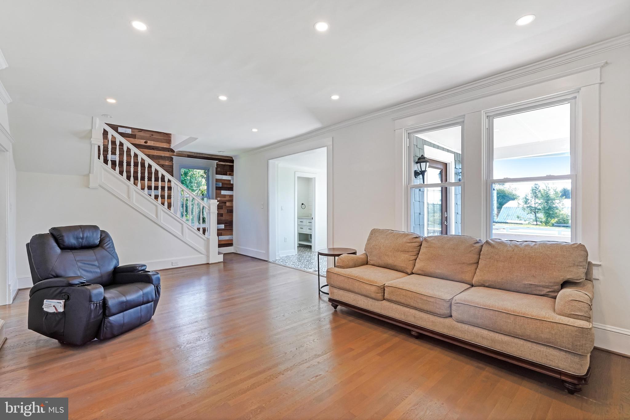 DAMASCUS OUTSIDE - Residential