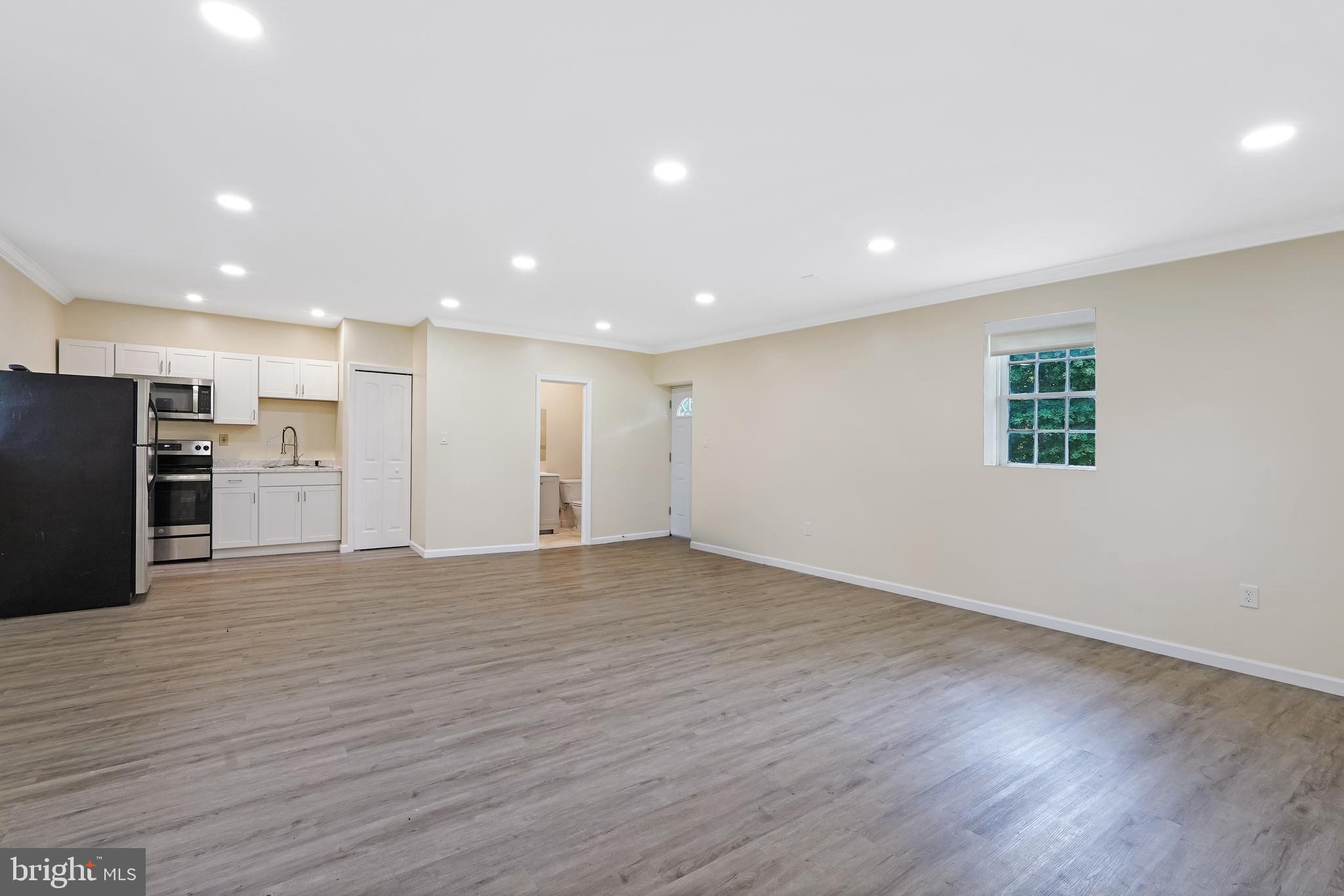 DAMASCUS OUTSIDE - Residential