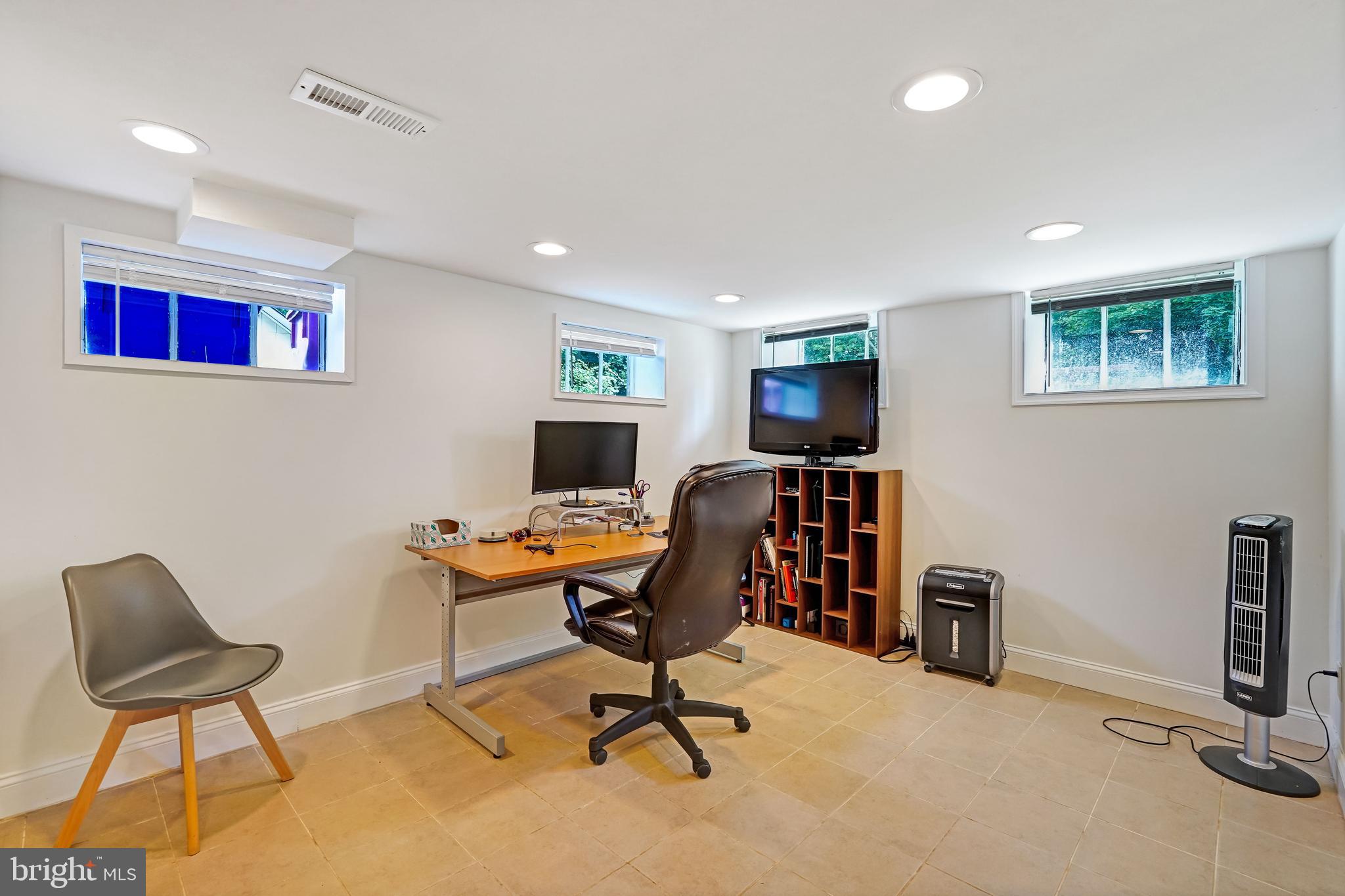 DAMASCUS OUTSIDE - Residential