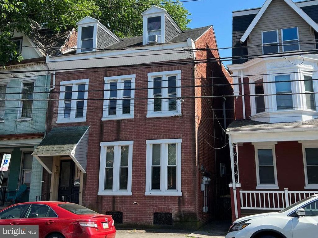 Photo of 612 E KING ST, LANCASTER, PA 17602 (MLS # PALA2035230)