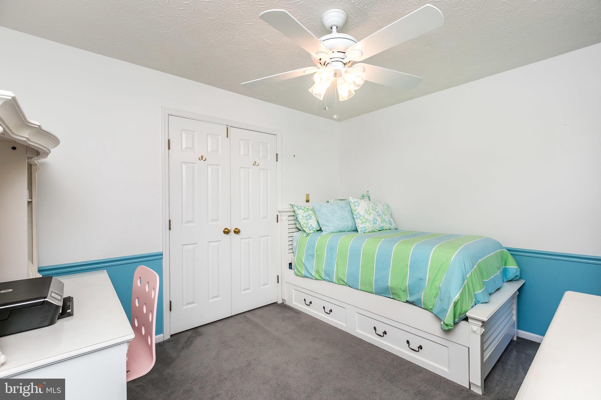 VALLEY STREAM ESTATES - Residential