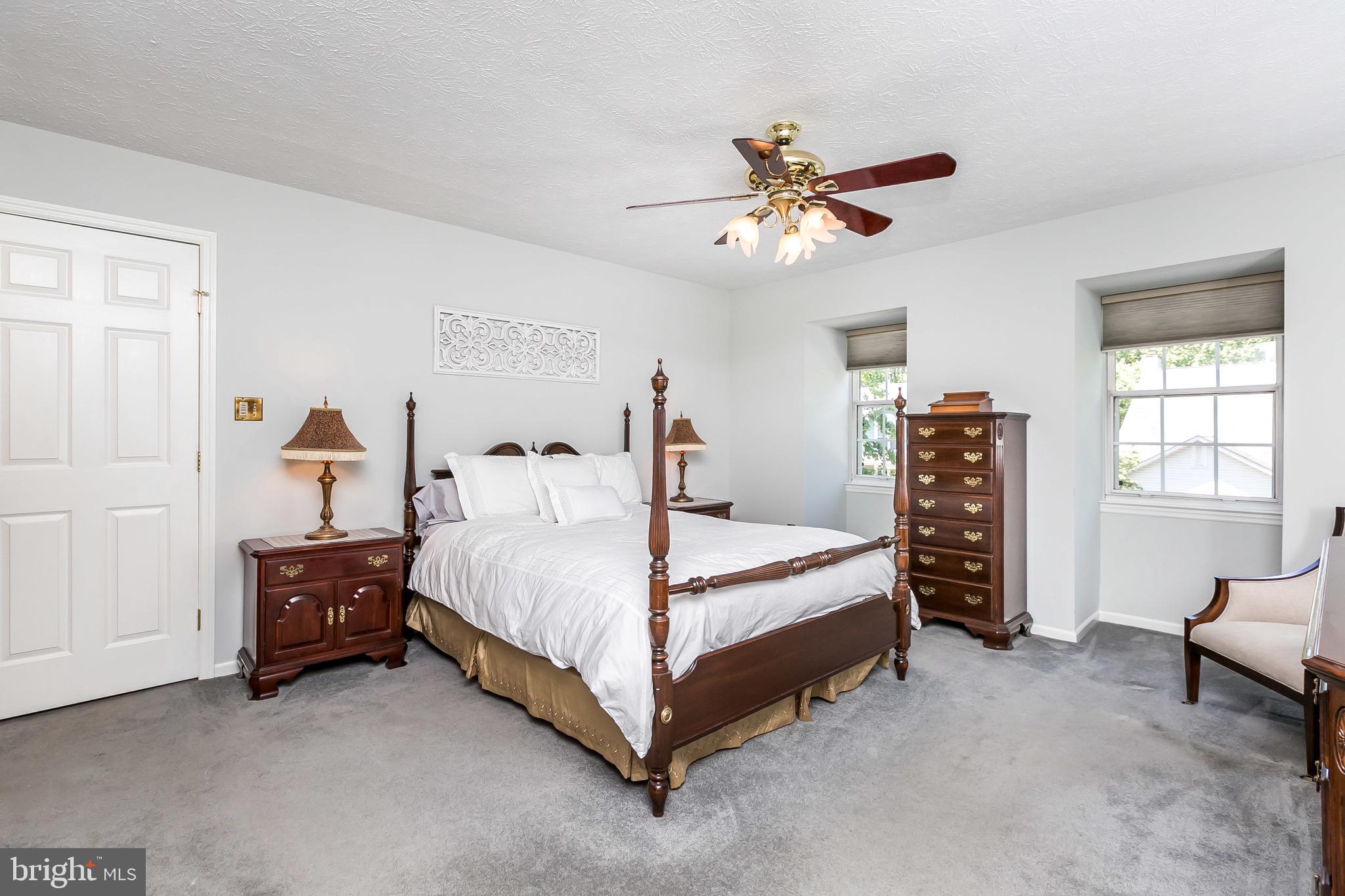 VALLEY STREAM ESTATES - Residential