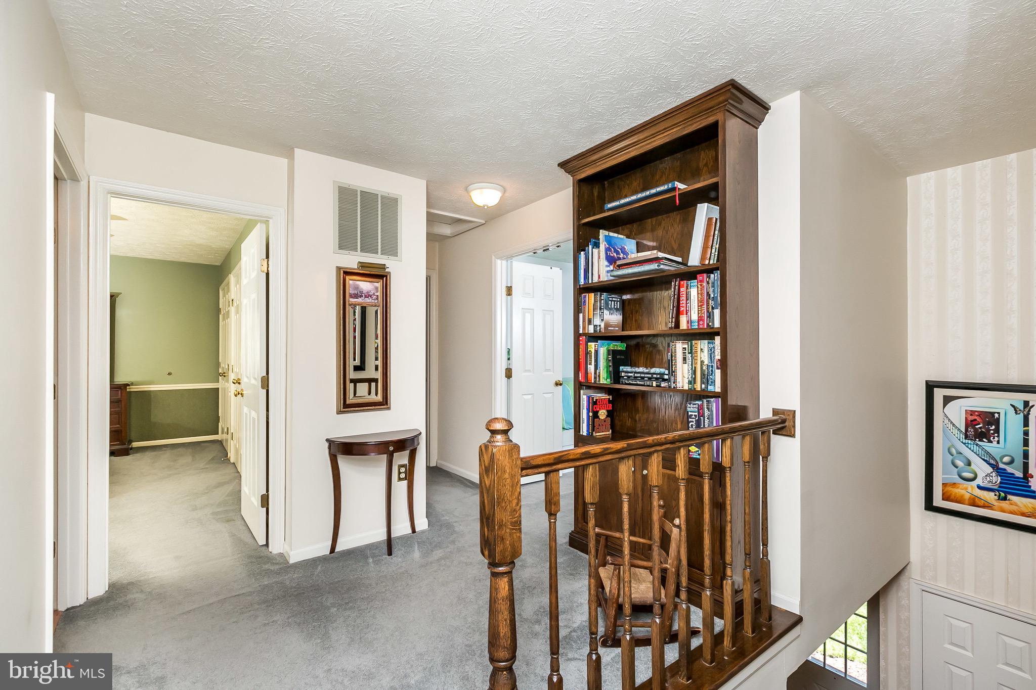 VALLEY STREAM ESTATES - Residential