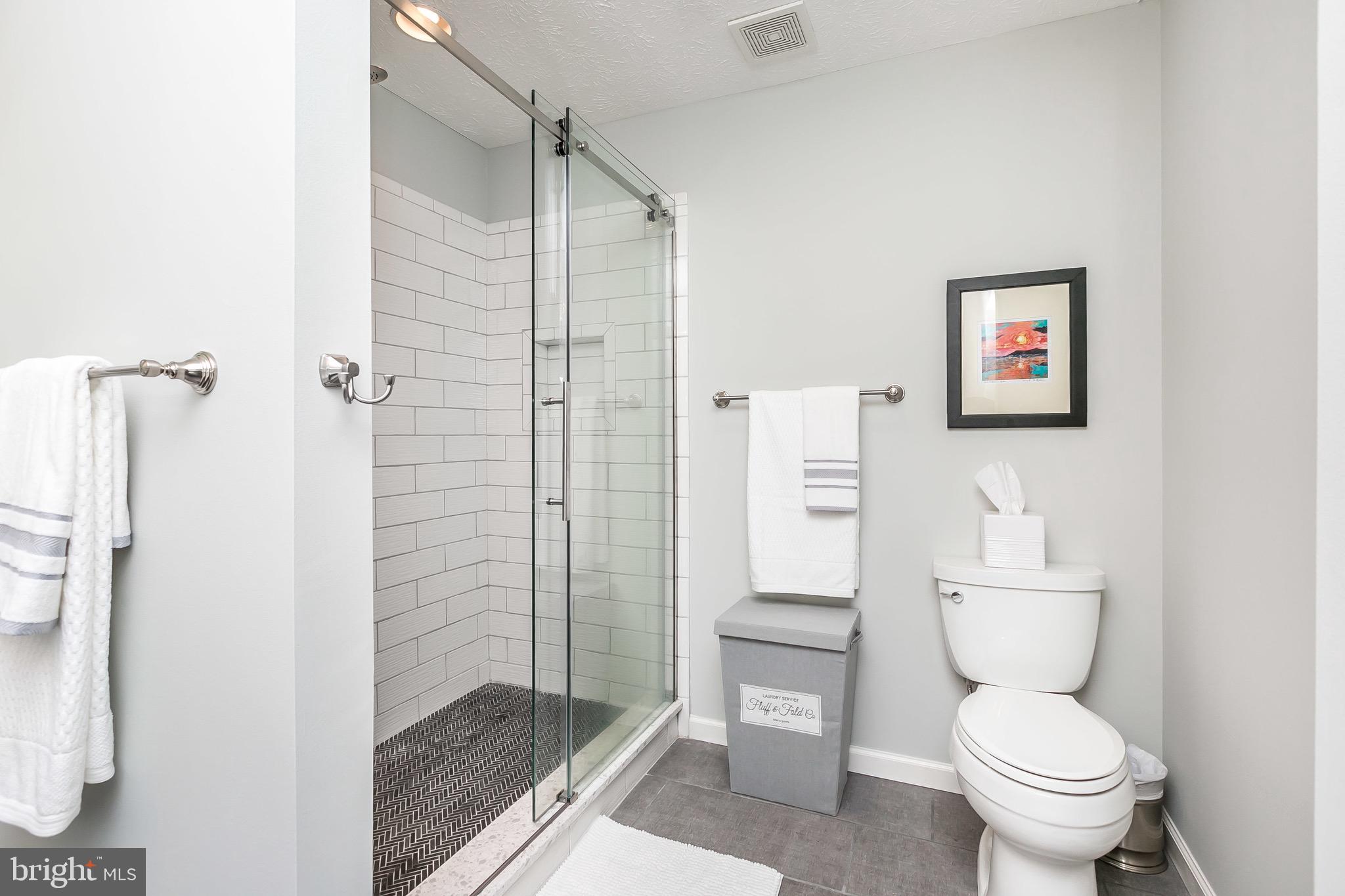 VALLEY STREAM ESTATES - Residential