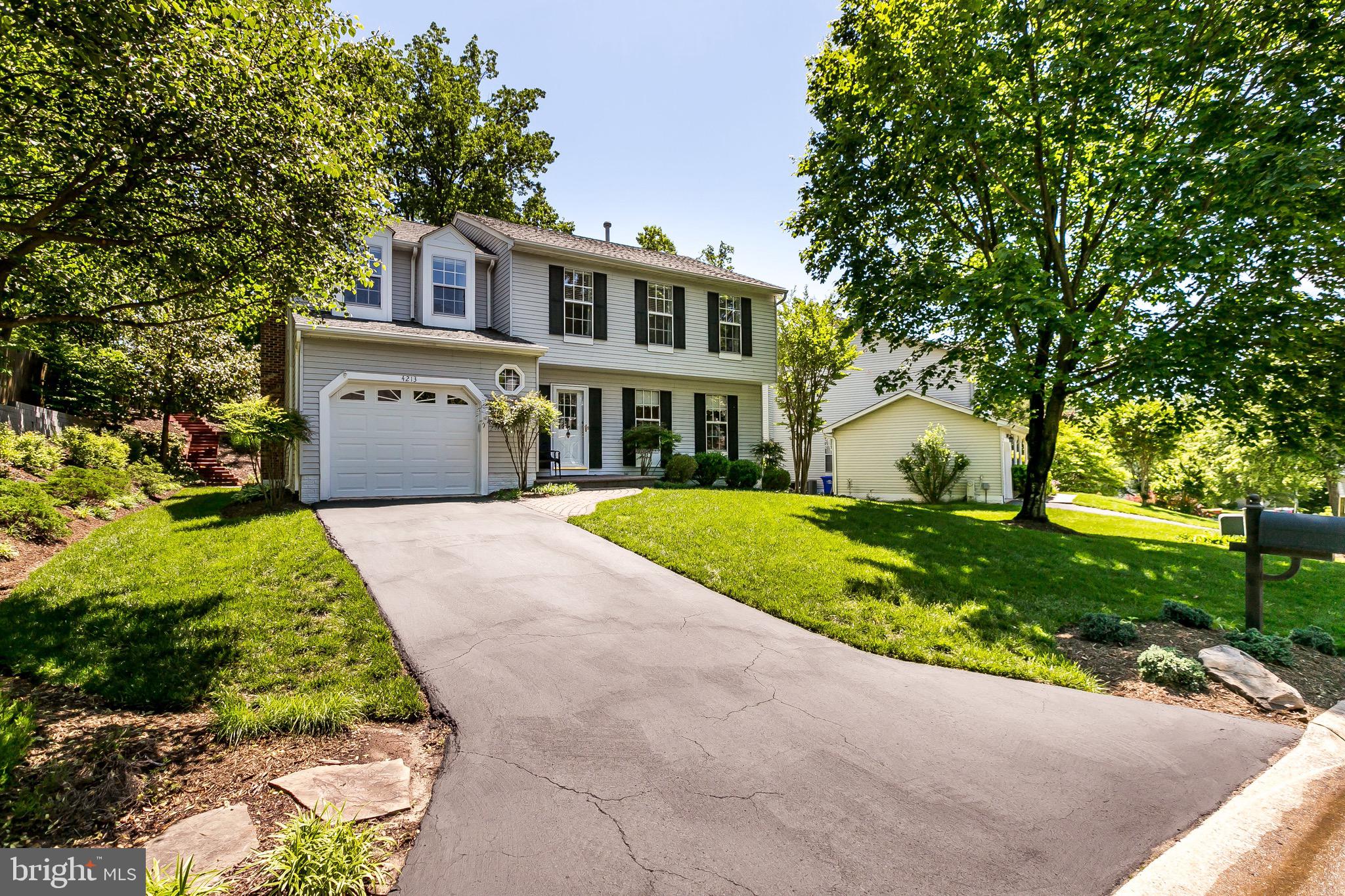 VALLEY STREAM ESTATES - Residential