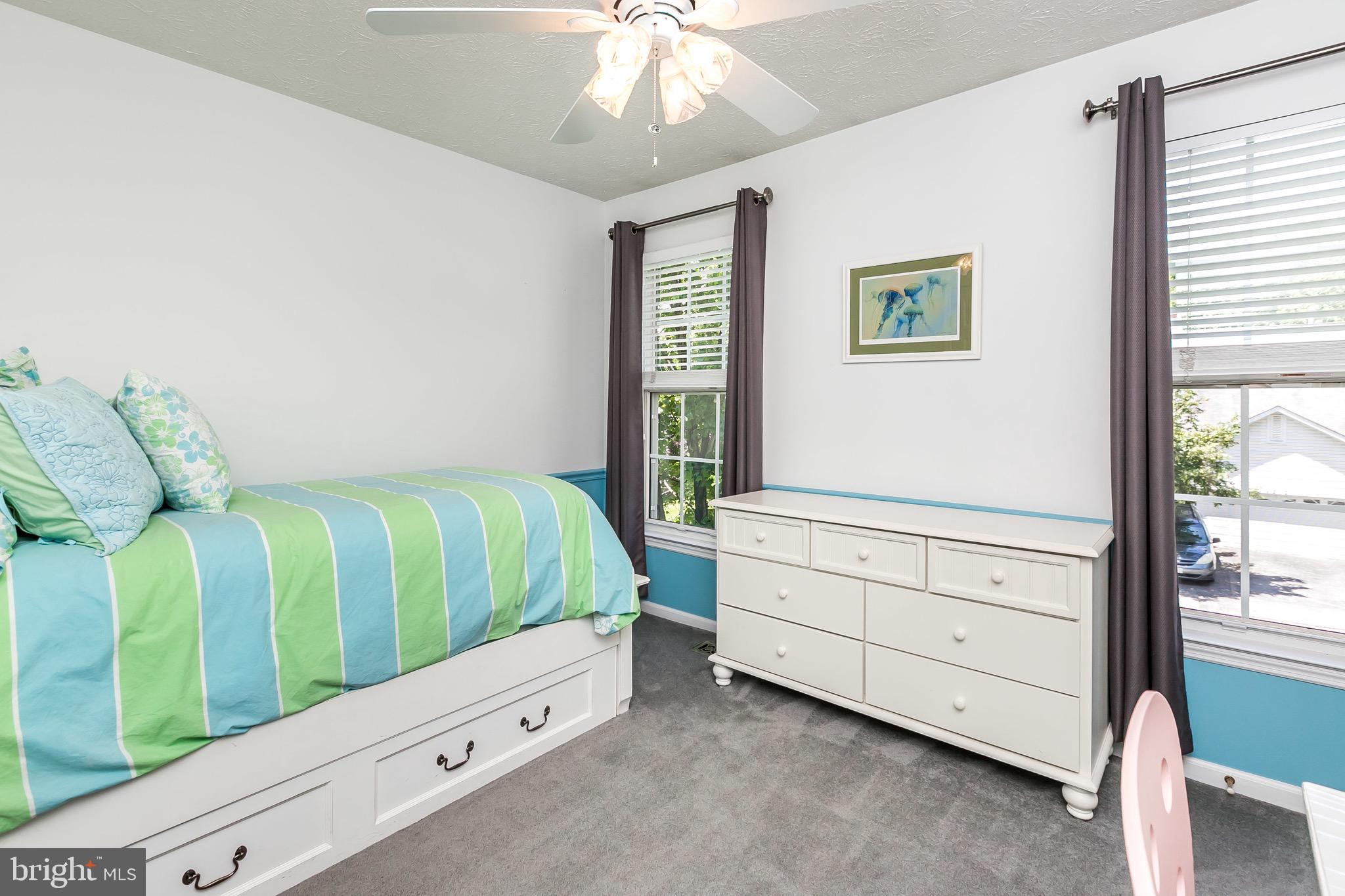 VALLEY STREAM ESTATES - Residential