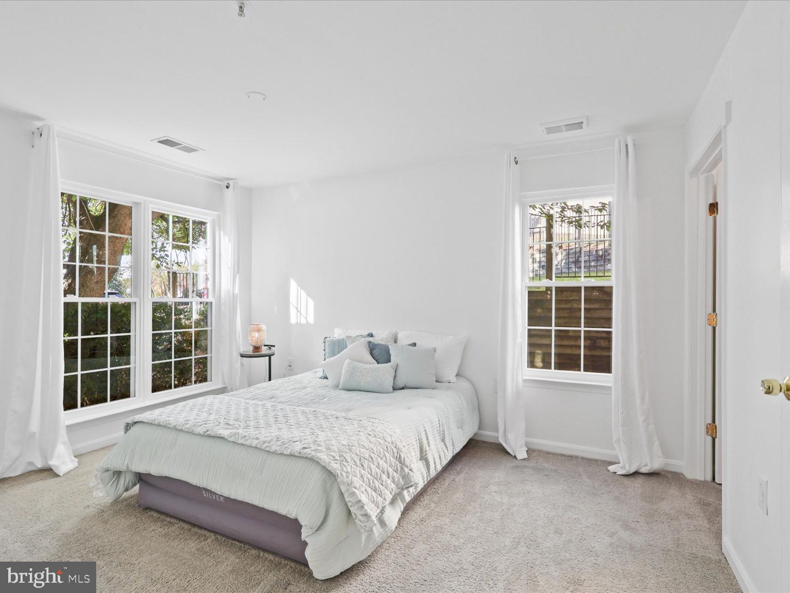 1061 GARDENVIEW LOOP 101