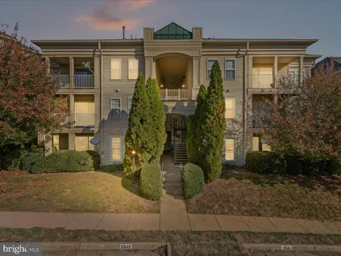 1061 Gardenview Loop Unit 101, Woodbridge, VA 22191 - MLS#: VAPW2101416