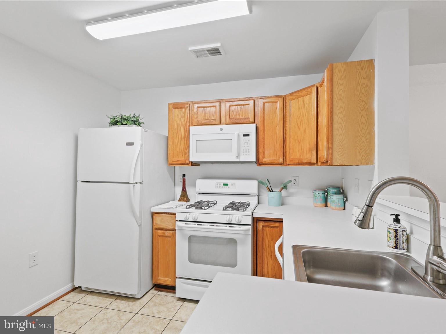 1061 GARDENVIEW LOOP 101