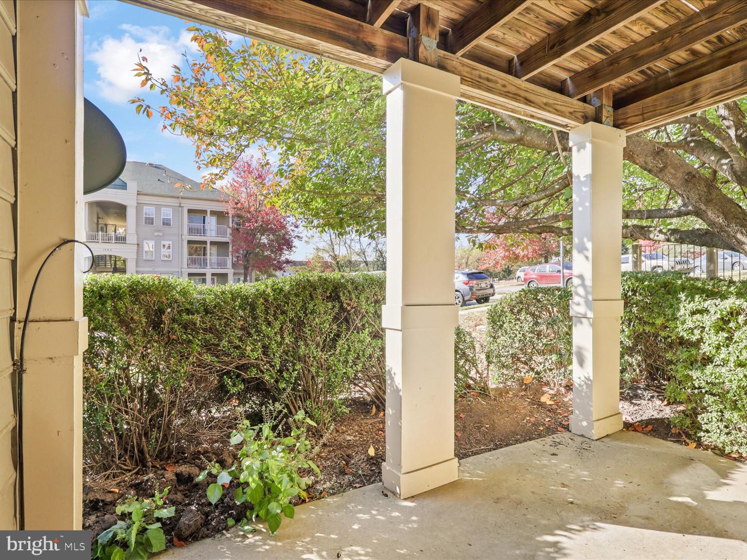 SUMMERHOUSE CONDO - Residential