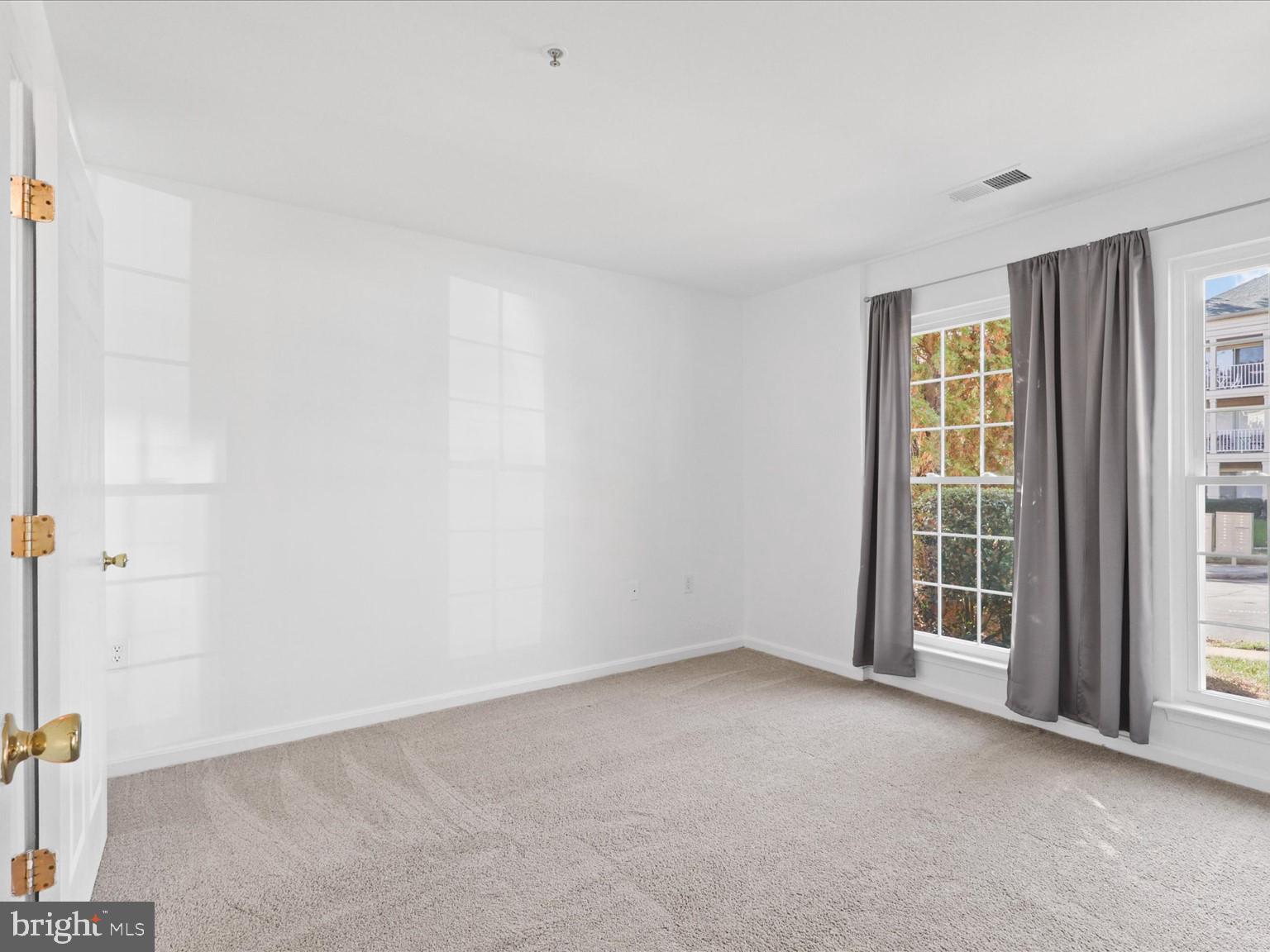 SUMMERHOUSE CONDO - Residential