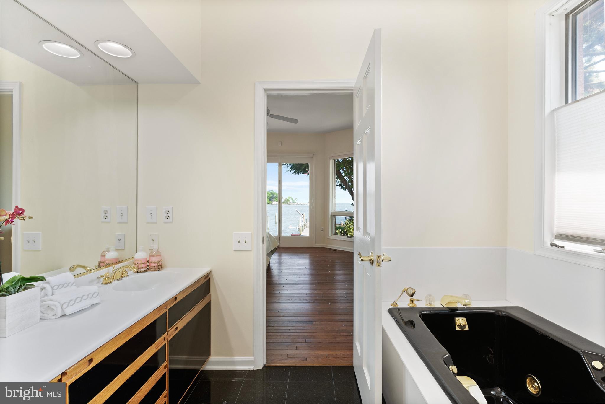 WATERGATE - Residential