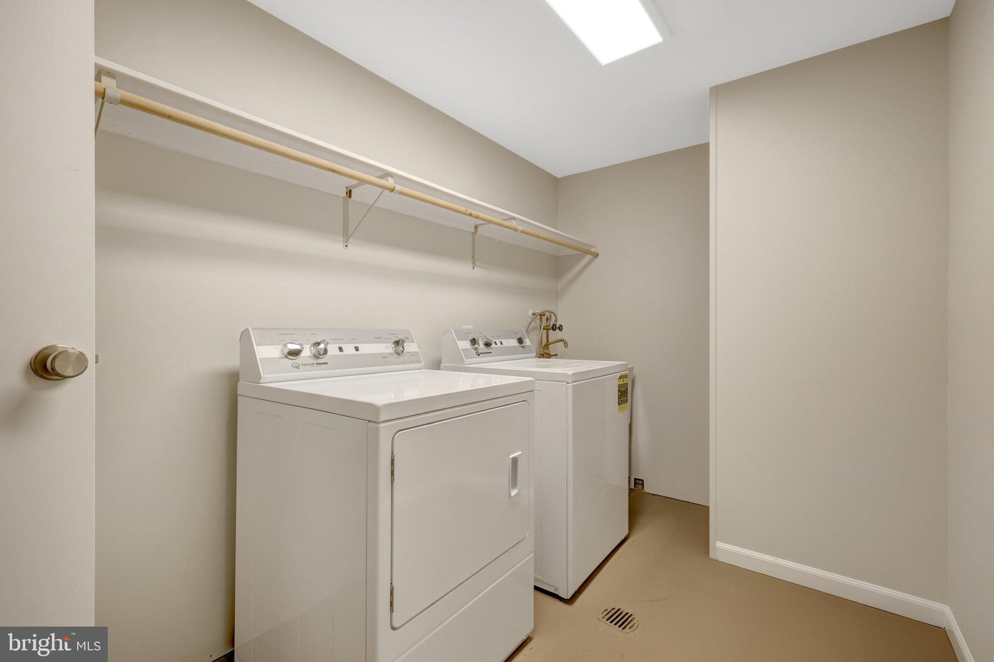 STONELEIGH - Residential