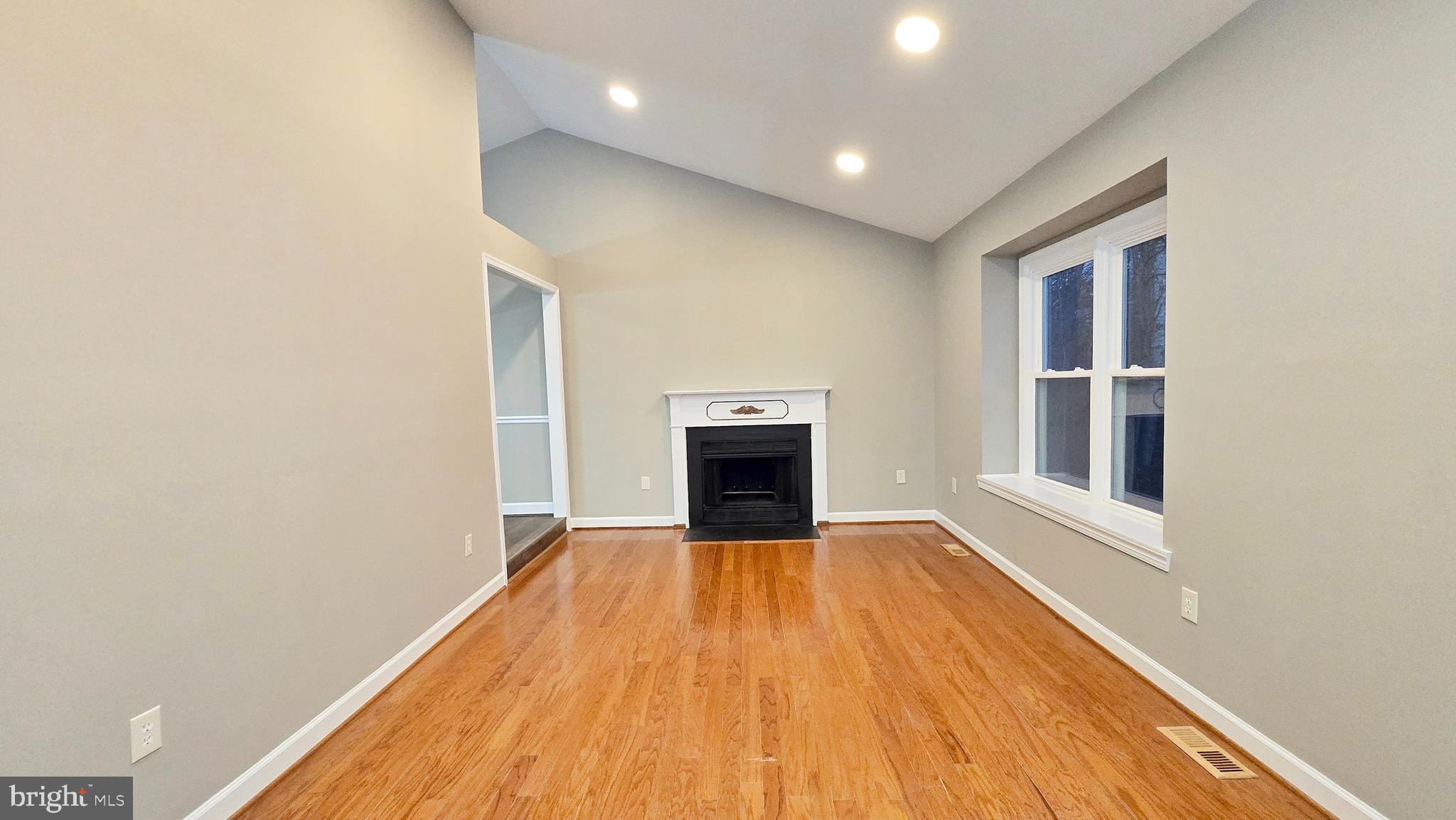 VISTA WOODS - Residential