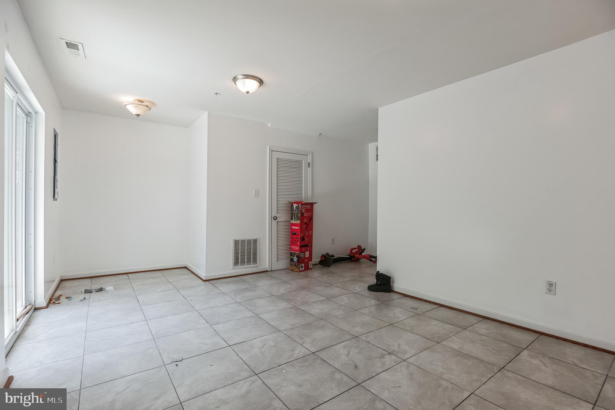 SETON SQUARE - Residential