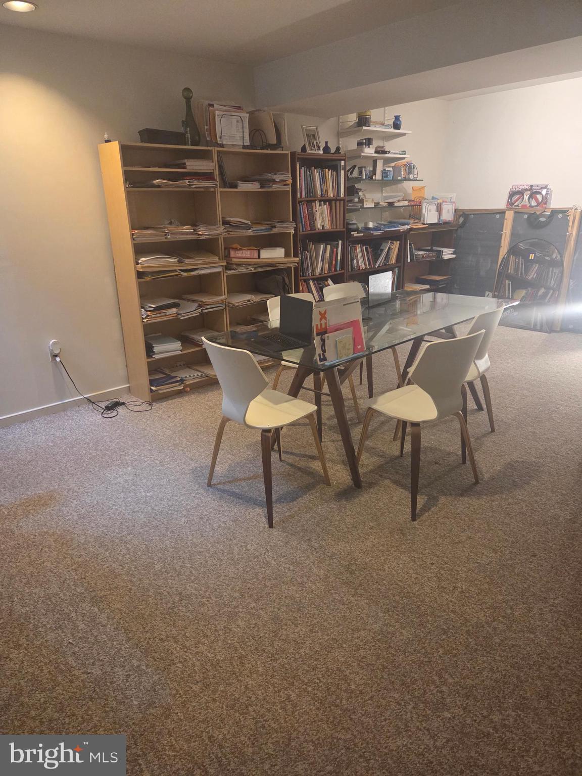 BURNHAM HILLS - Residential Lease