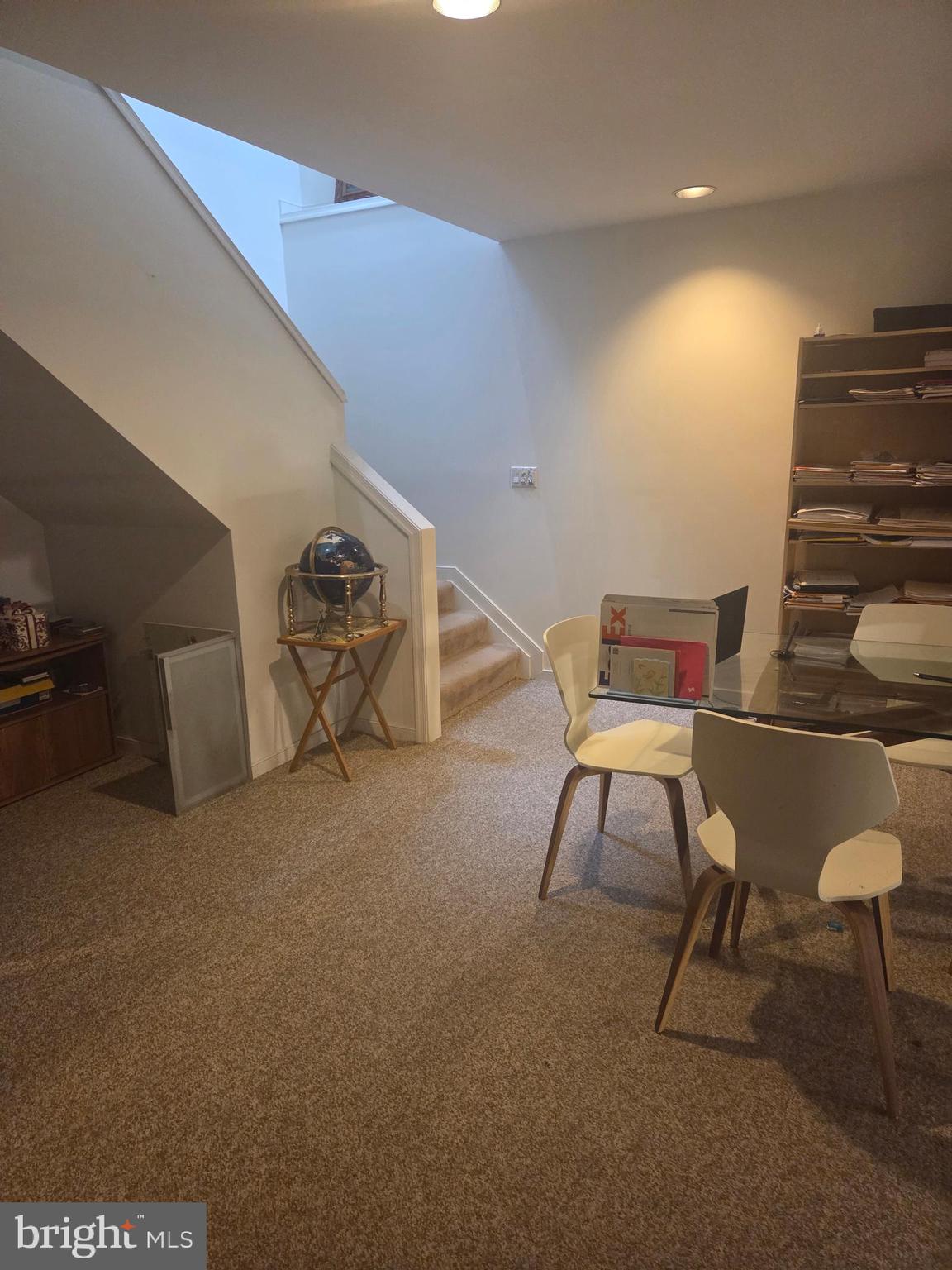 BURNHAM HILLS - Residential Lease