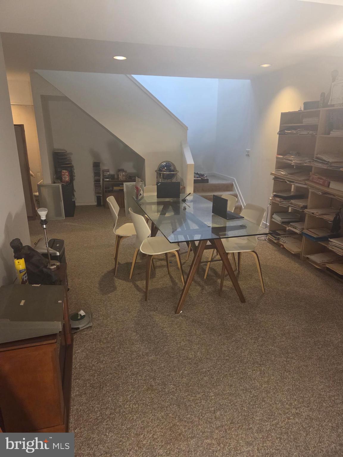 BURNHAM HILLS - Residential Lease