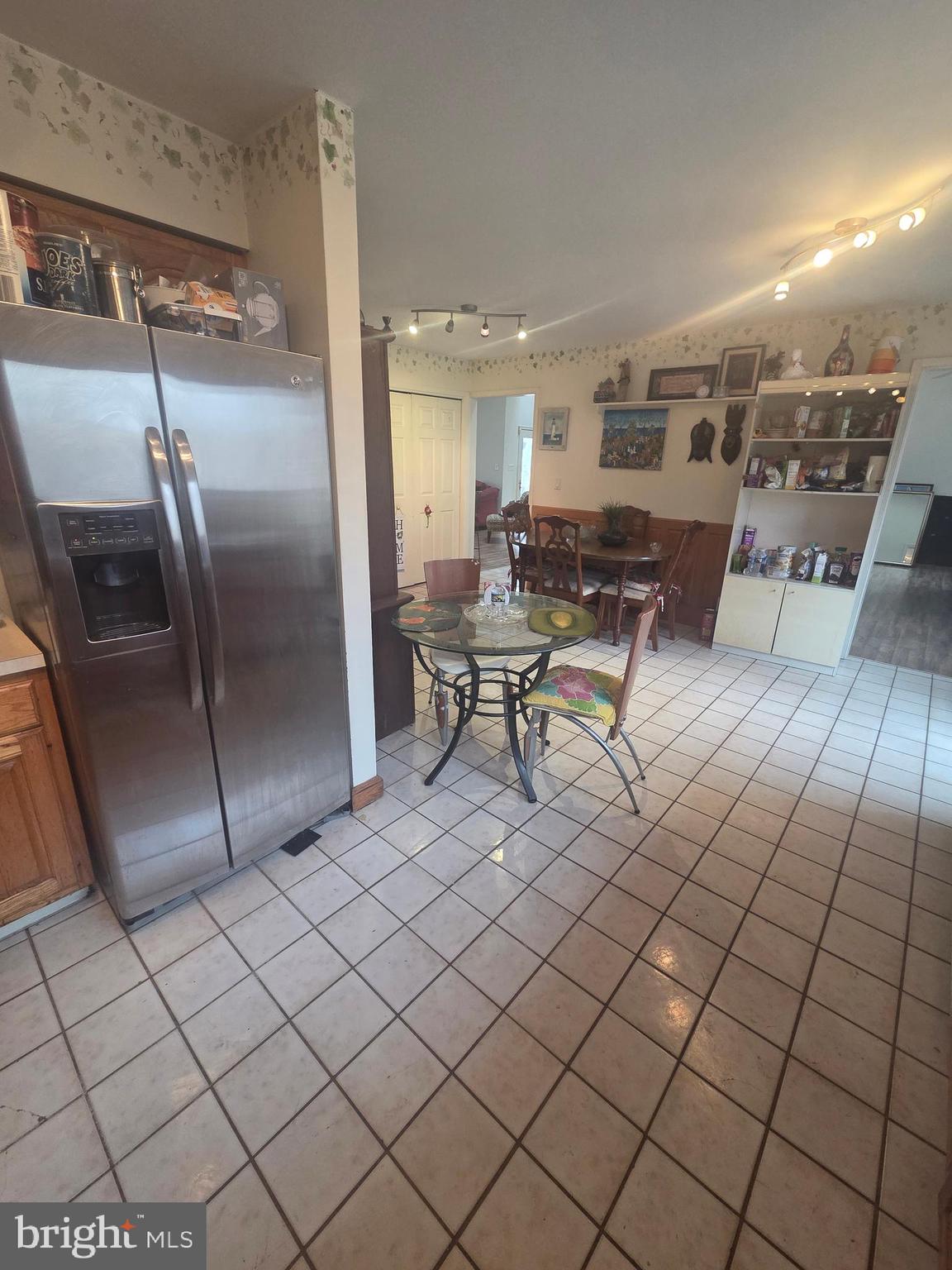 BURNHAM HILLS - Residential Lease