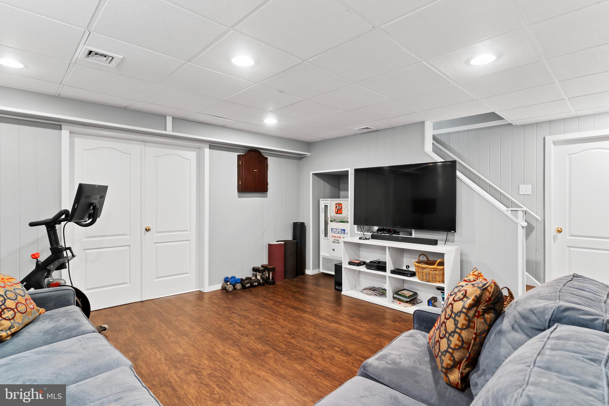 INDIAN HILLS - Residential