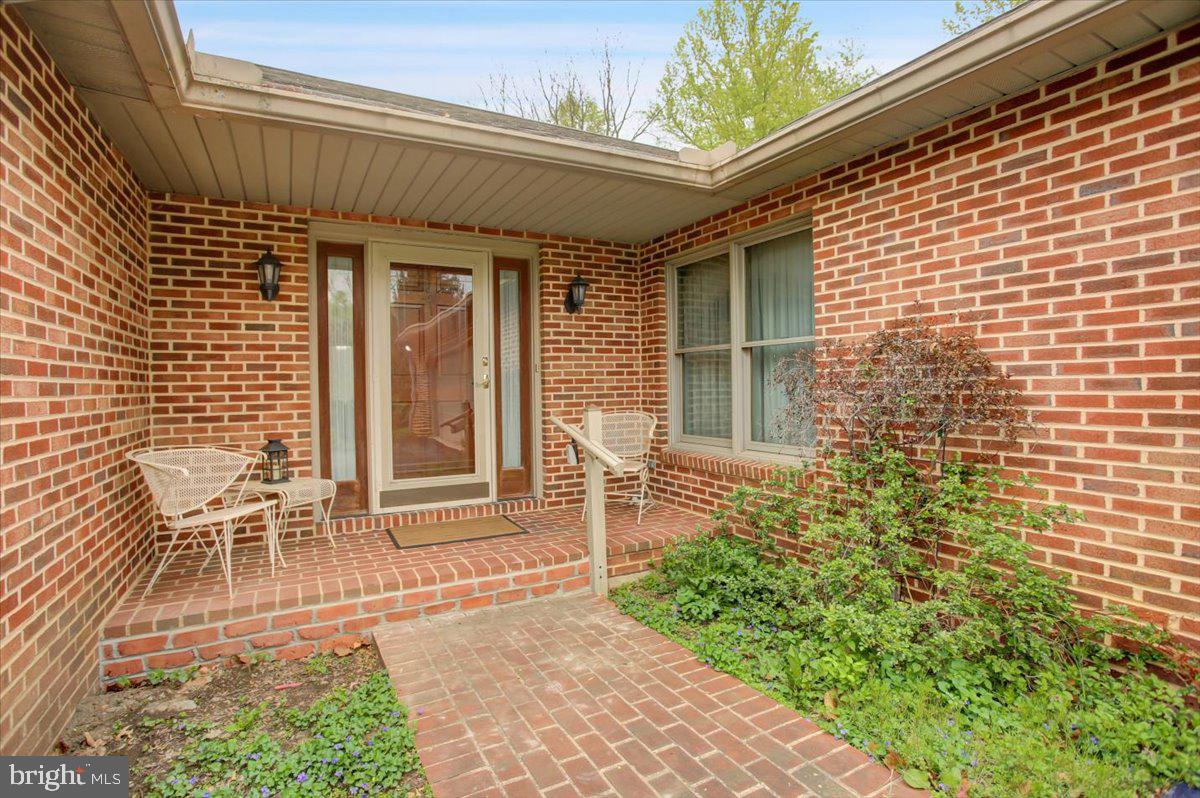 10961 LONGWOOD DRIVE